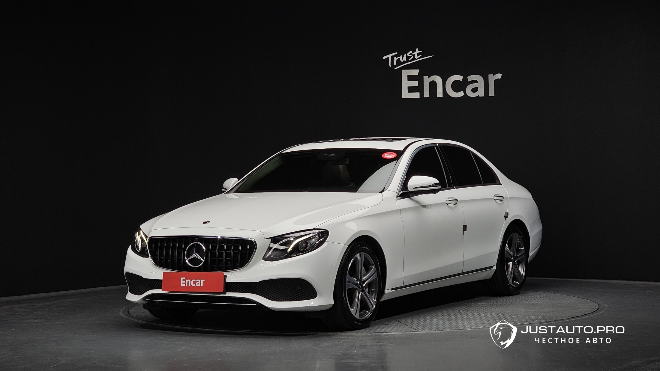 Автомобиль Mercedes-Benz E-Class