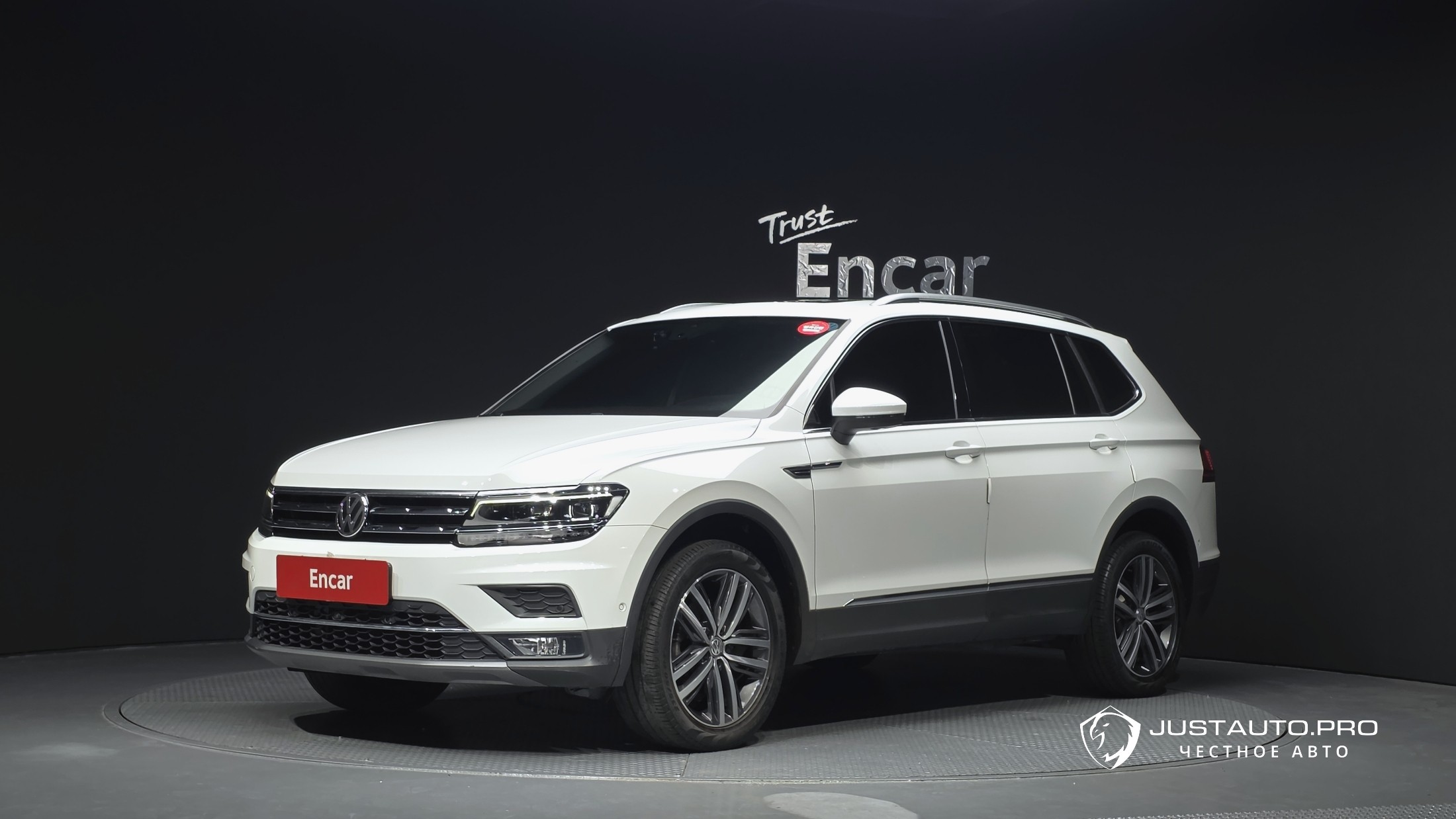 Автомобиль Volkswagen Tiguan