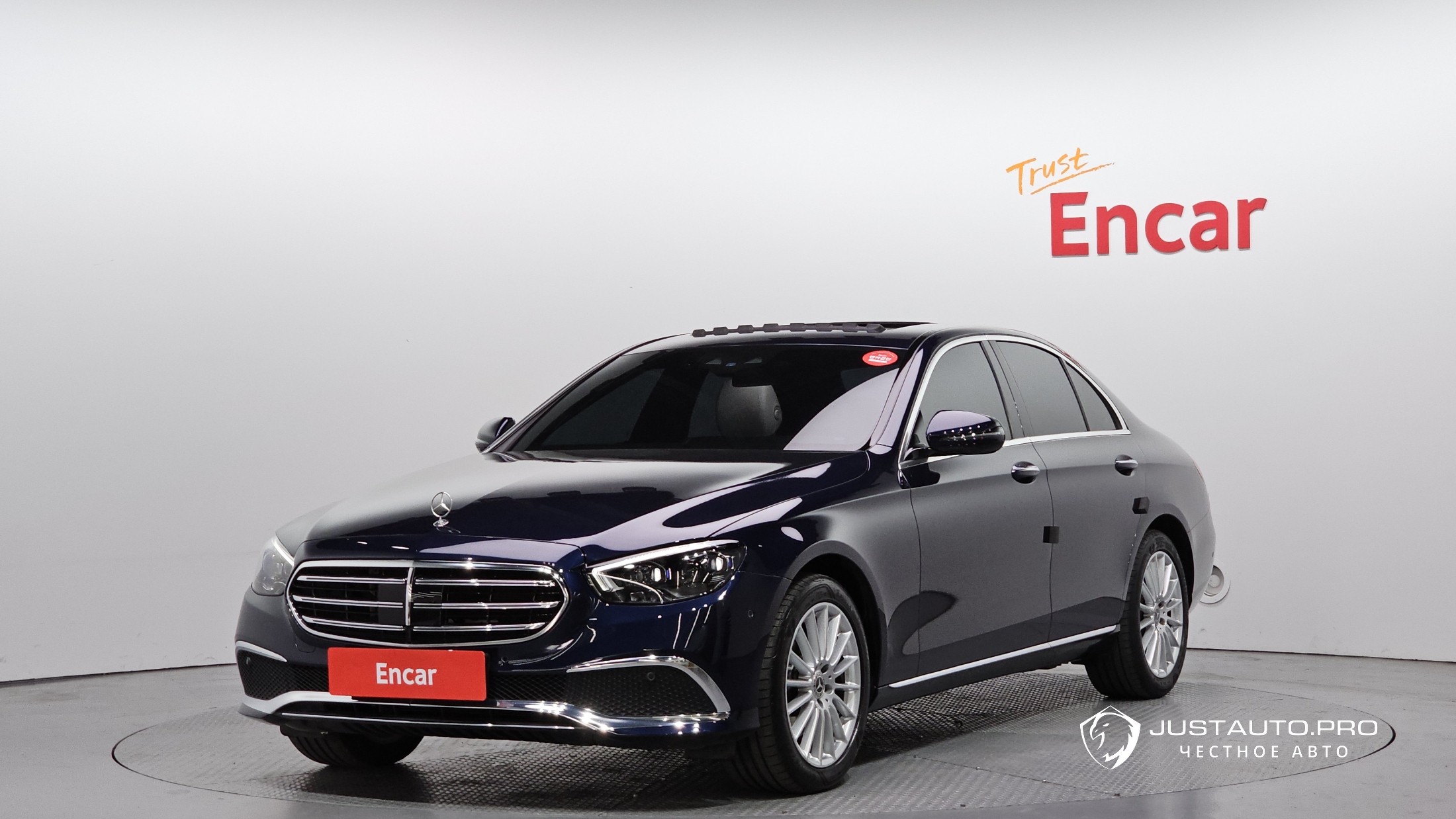 Автомобиль Mercedes-Benz E-Class
