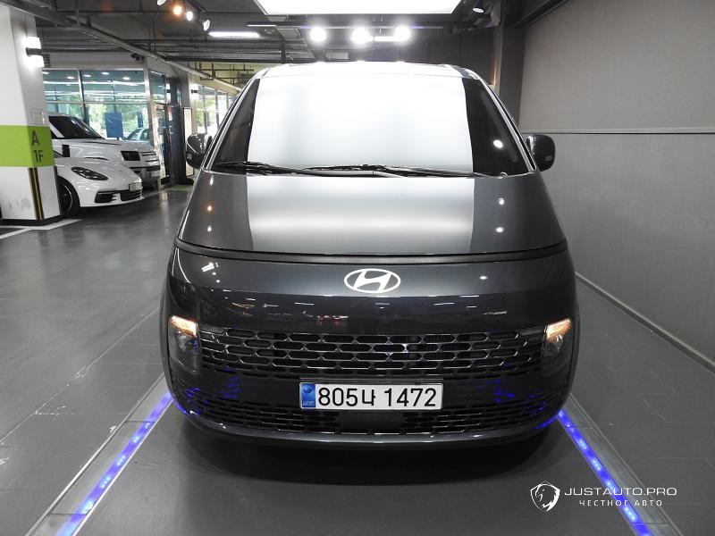 Автомобиль Hyundai Staria