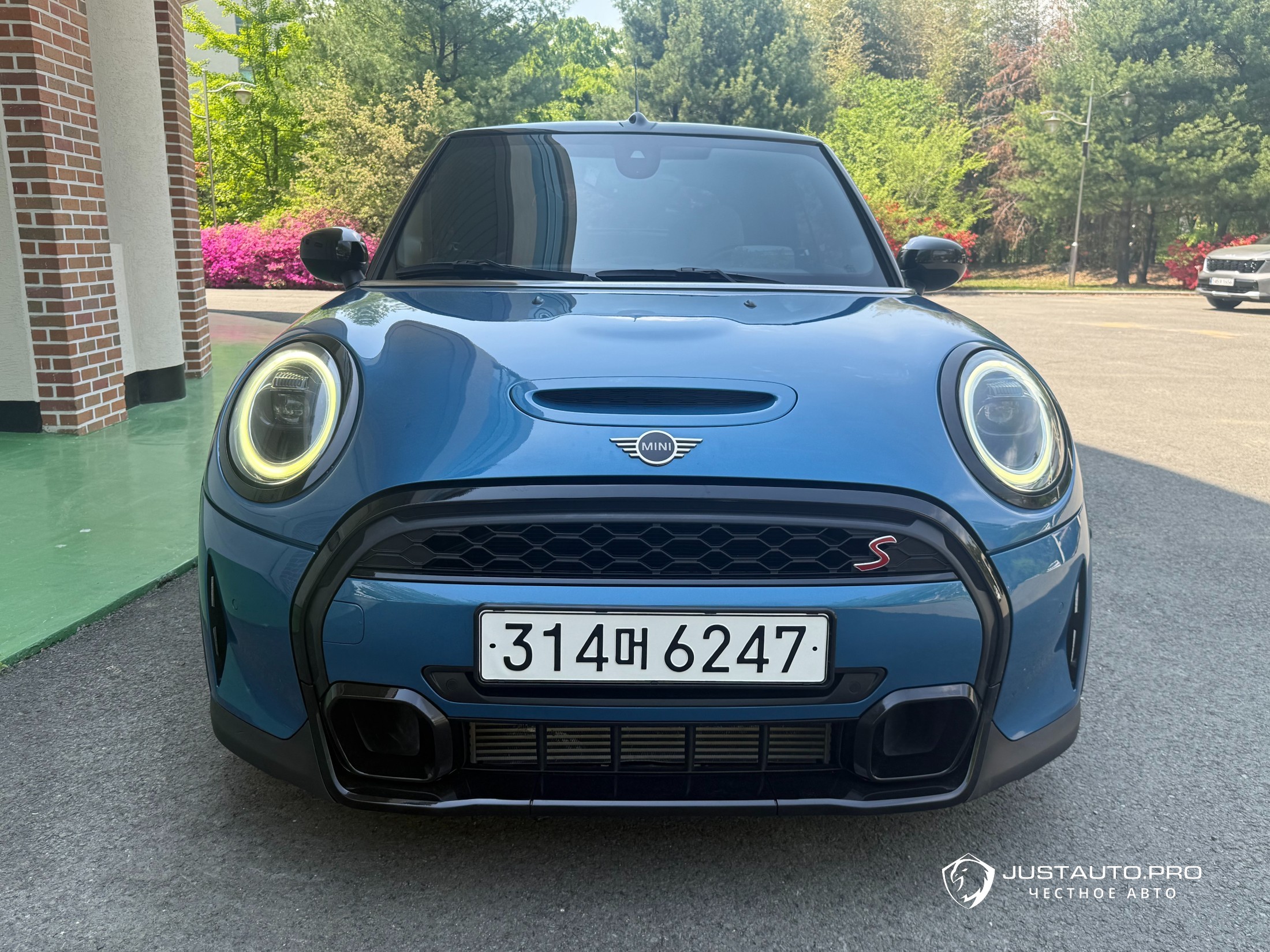 Автомобиль Mini Cooper Convertible