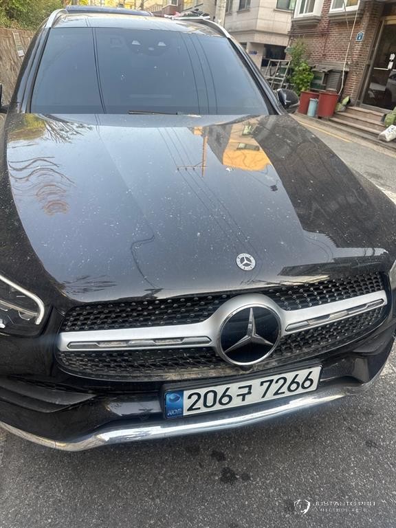 Автомобиль Mercedes-Benz GLC-Class