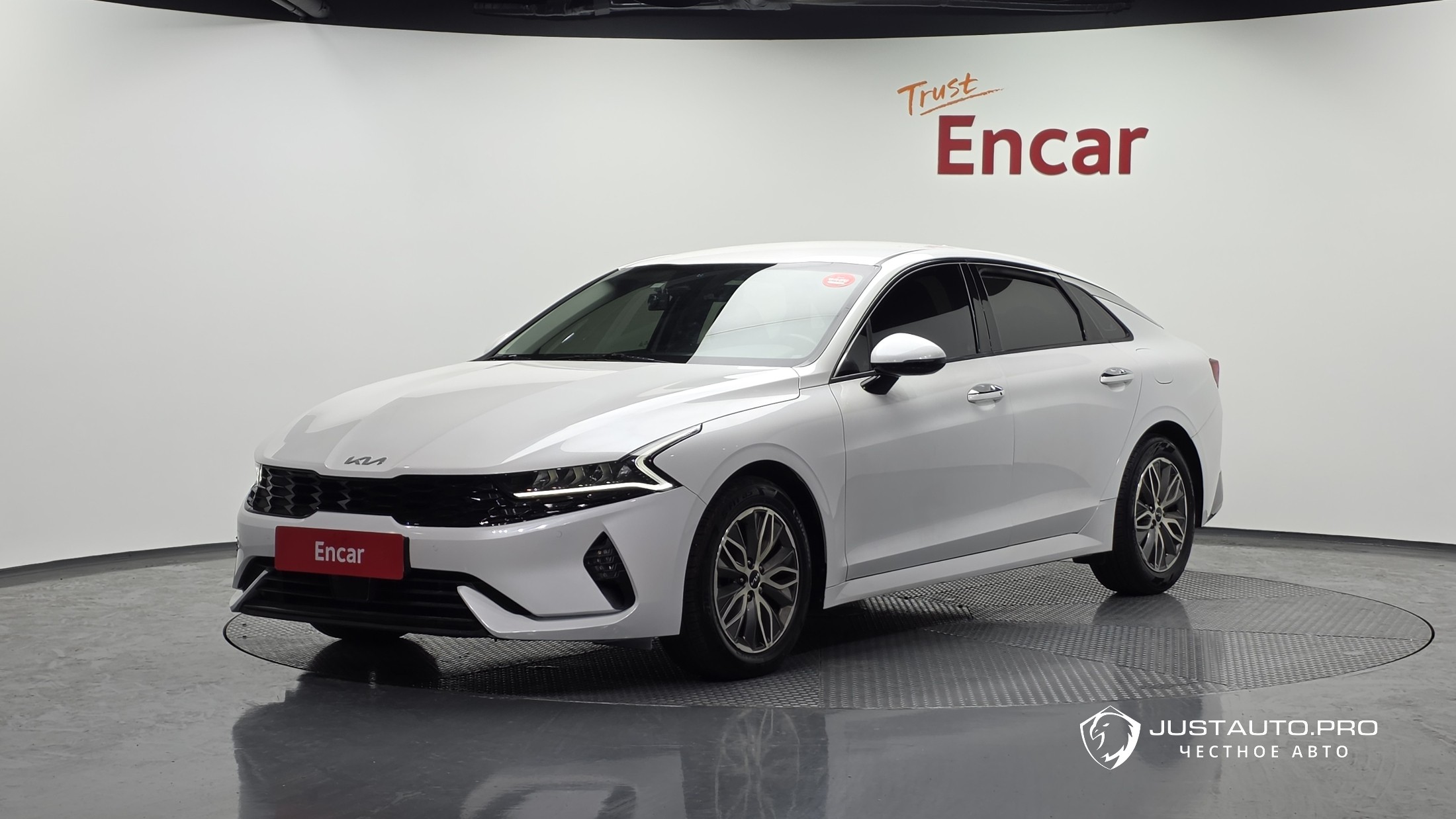 Автомобиль Kia K5