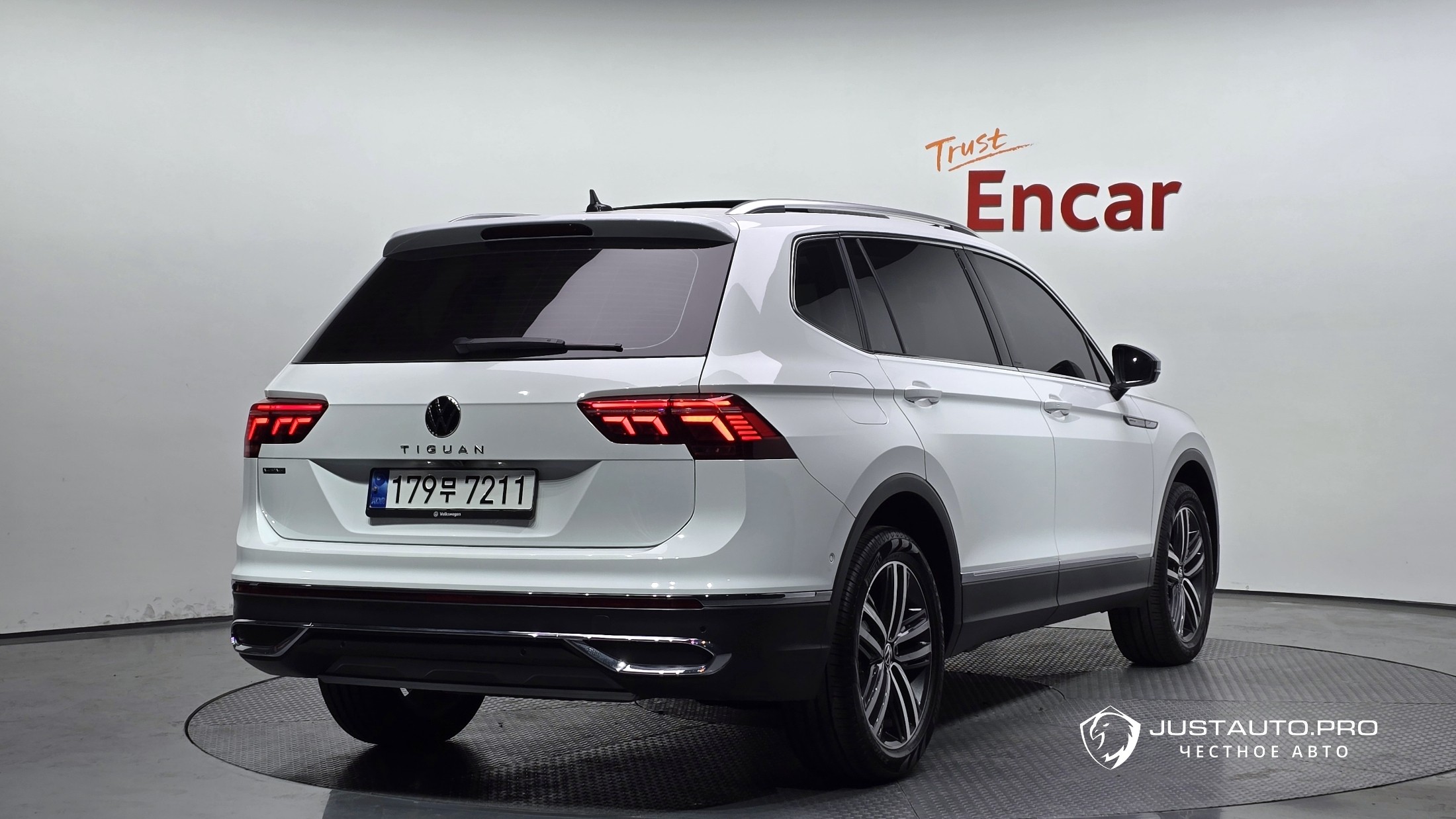 Автомобиль Volkswagen Tiguan