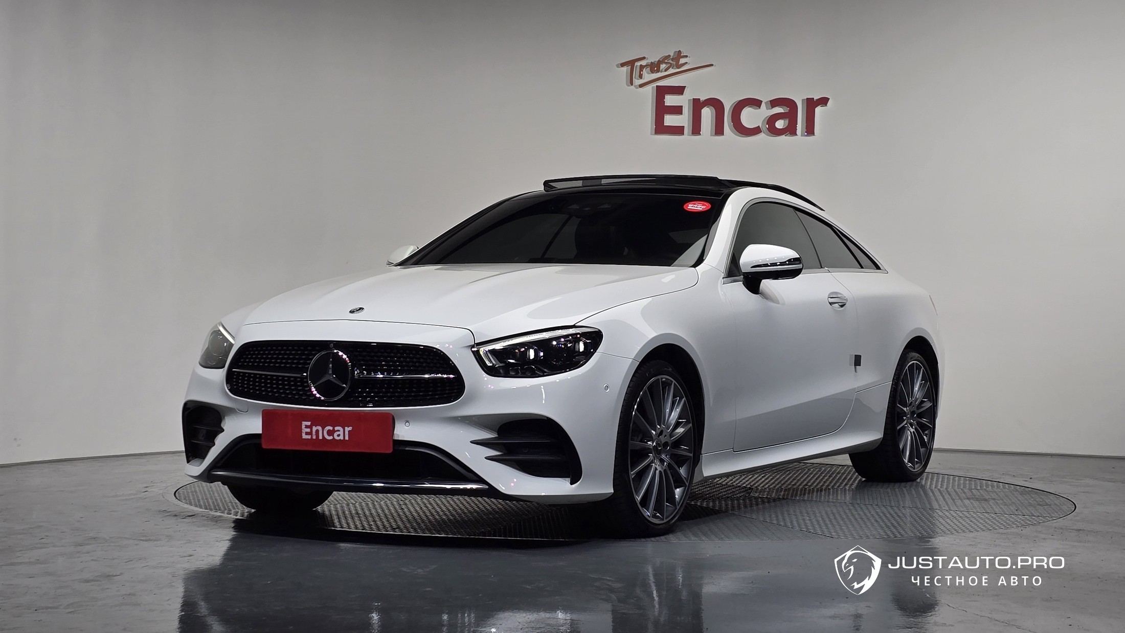 Автомобиль Mercedes-Benz E-Class
