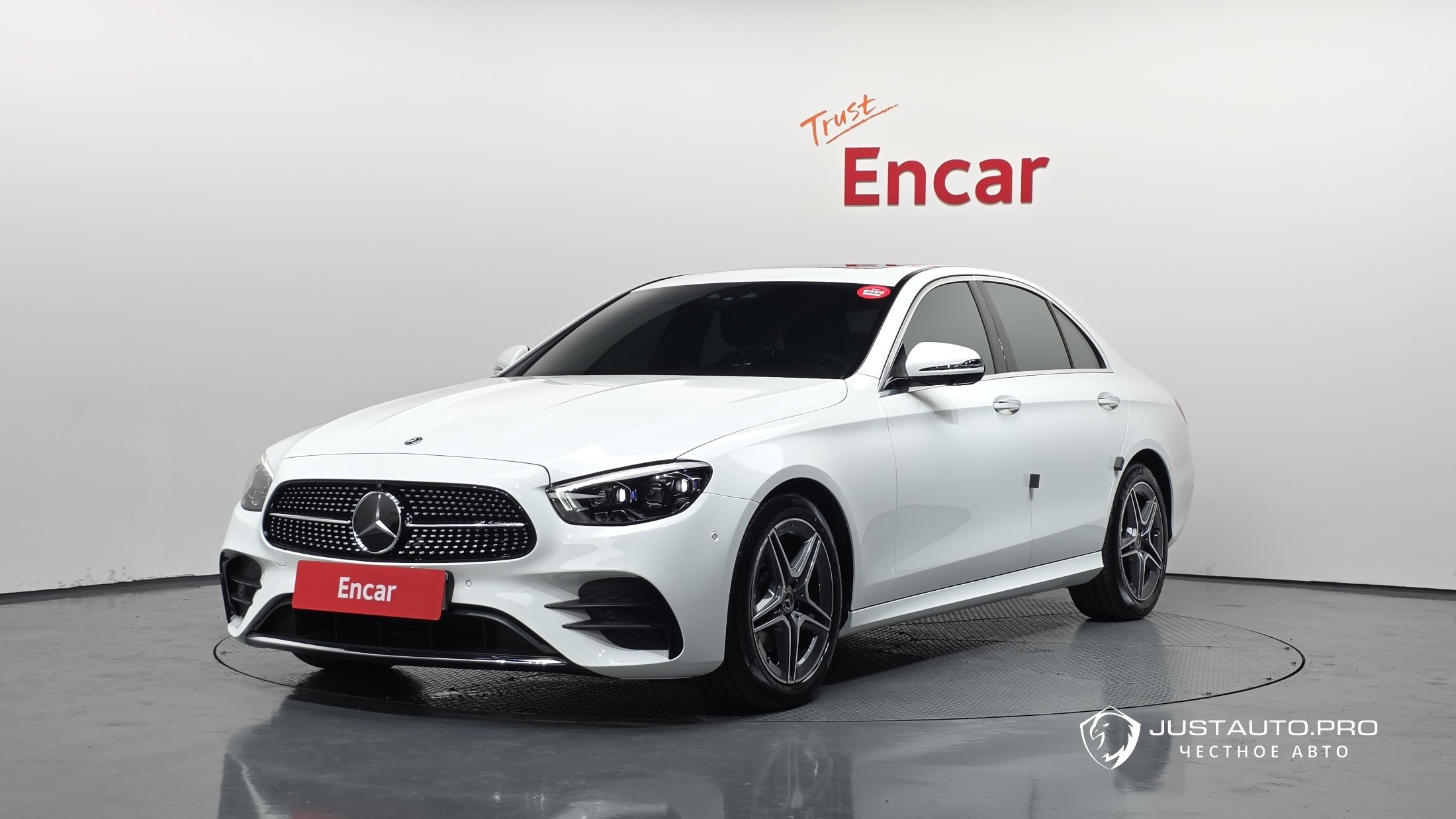 Автомобиль Mercedes-Benz E-Class