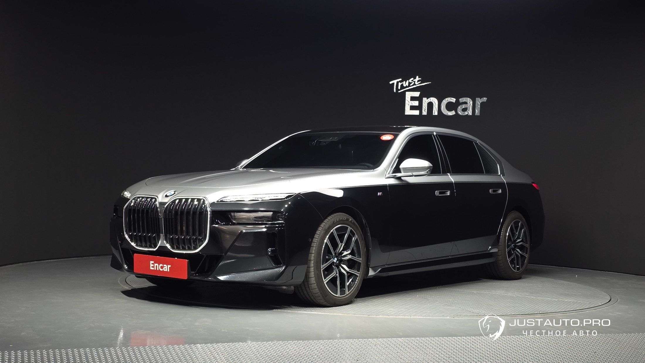 Автомобиль BMW 7-Series