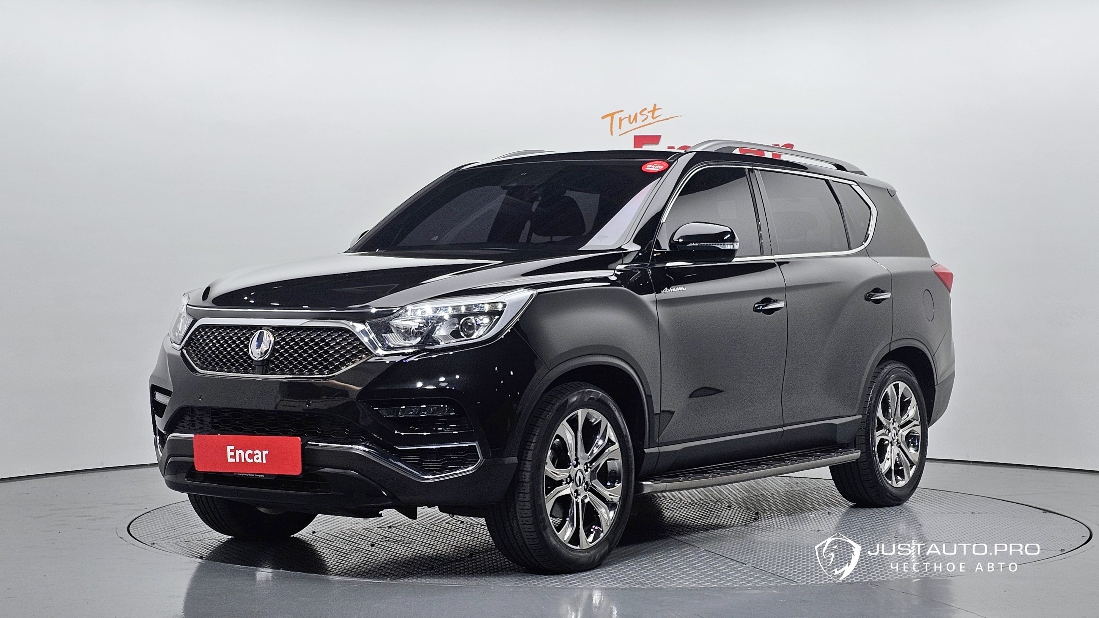 Автомобиль KG_Mobility_Ssangyong Rexton