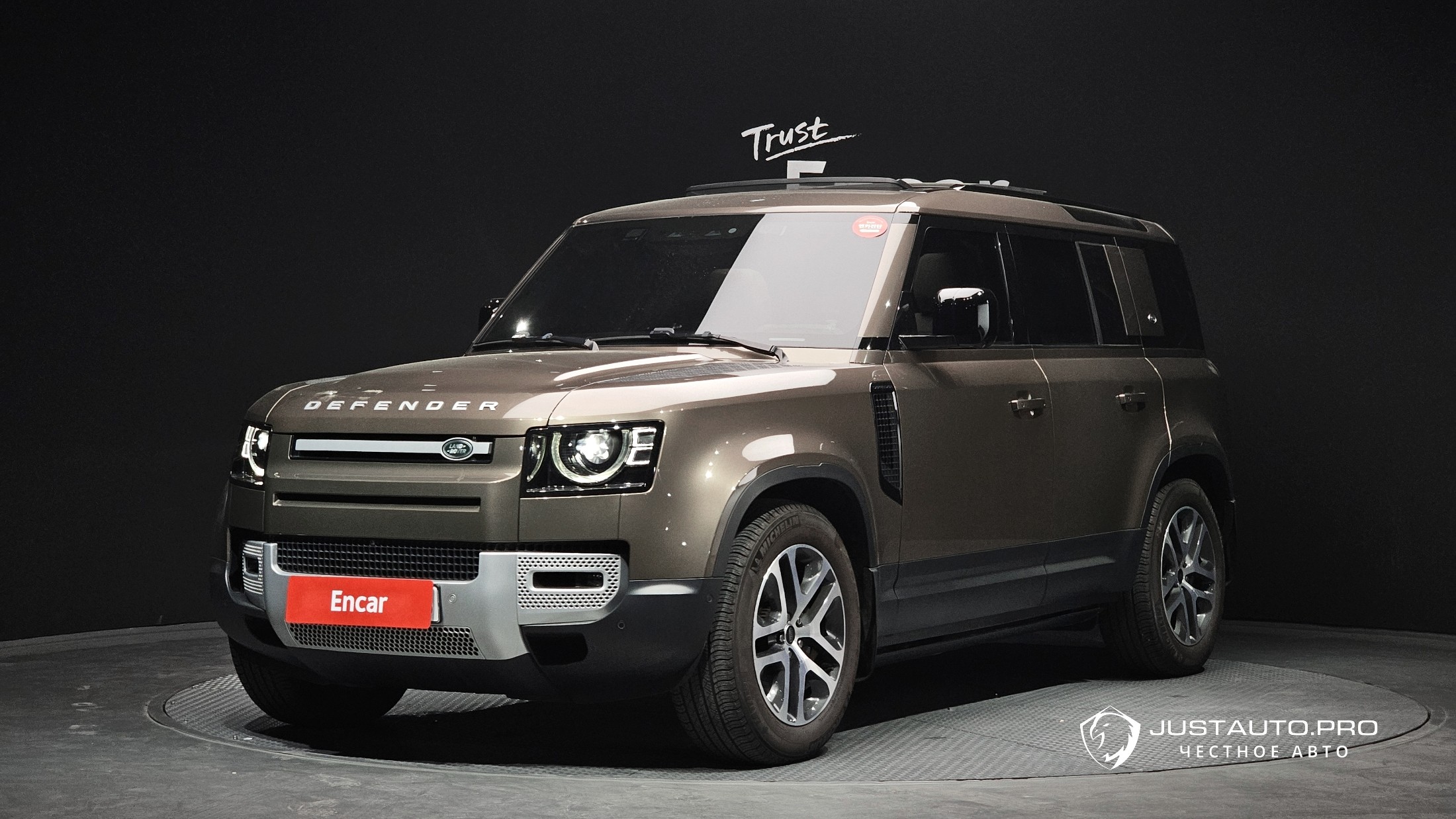 Автомобиль Land Rover Defender