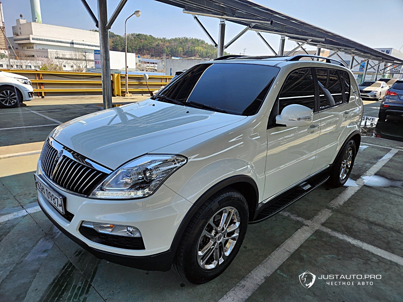 Автомобиль KG_Mobility_Ssangyong Rexton