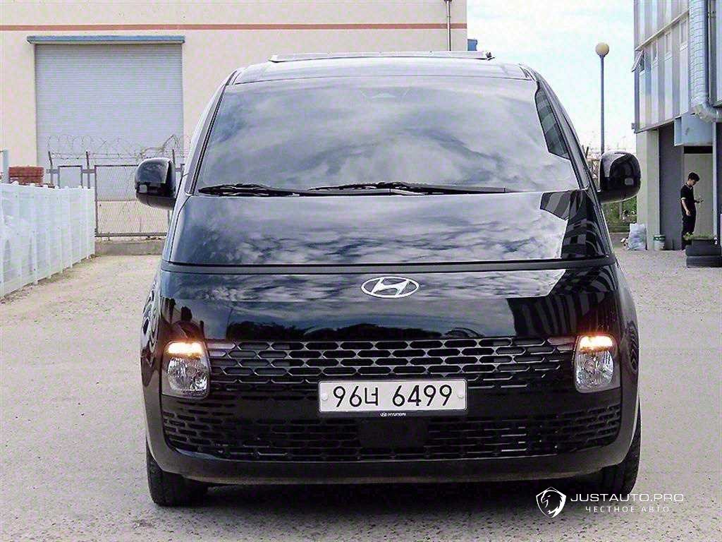Автомобиль Hyundai Staria