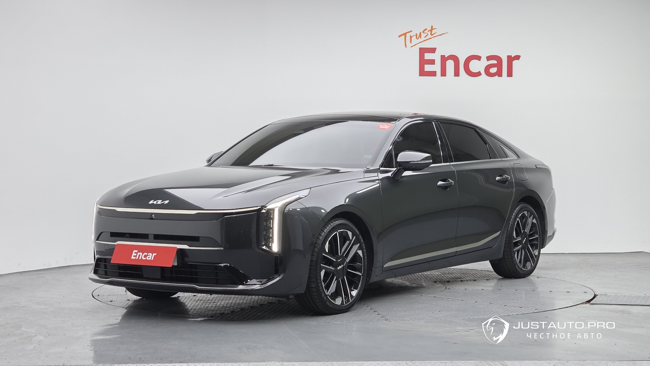 Автомобиль Kia K8
