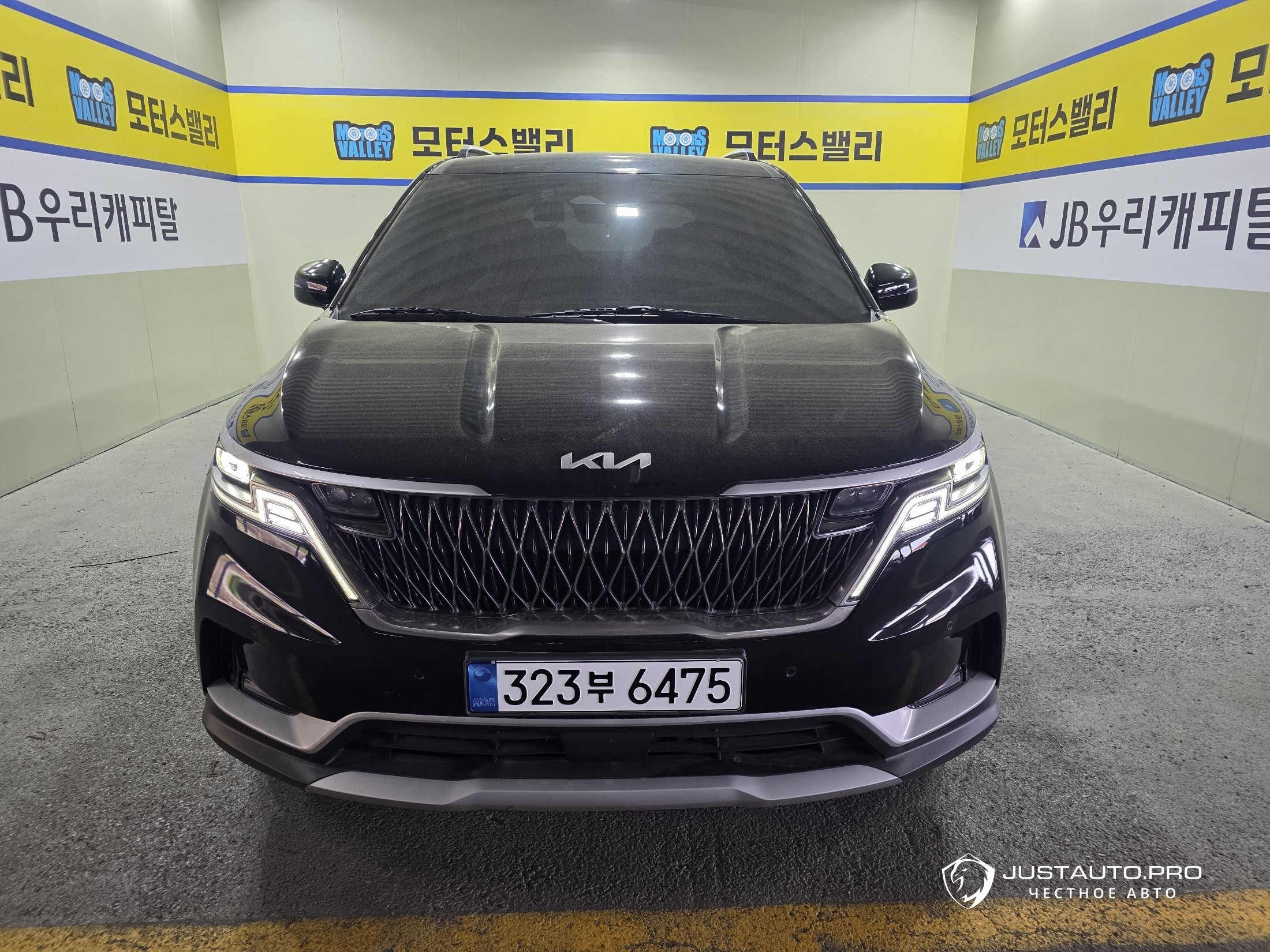 Автомобиль Kia Canival
