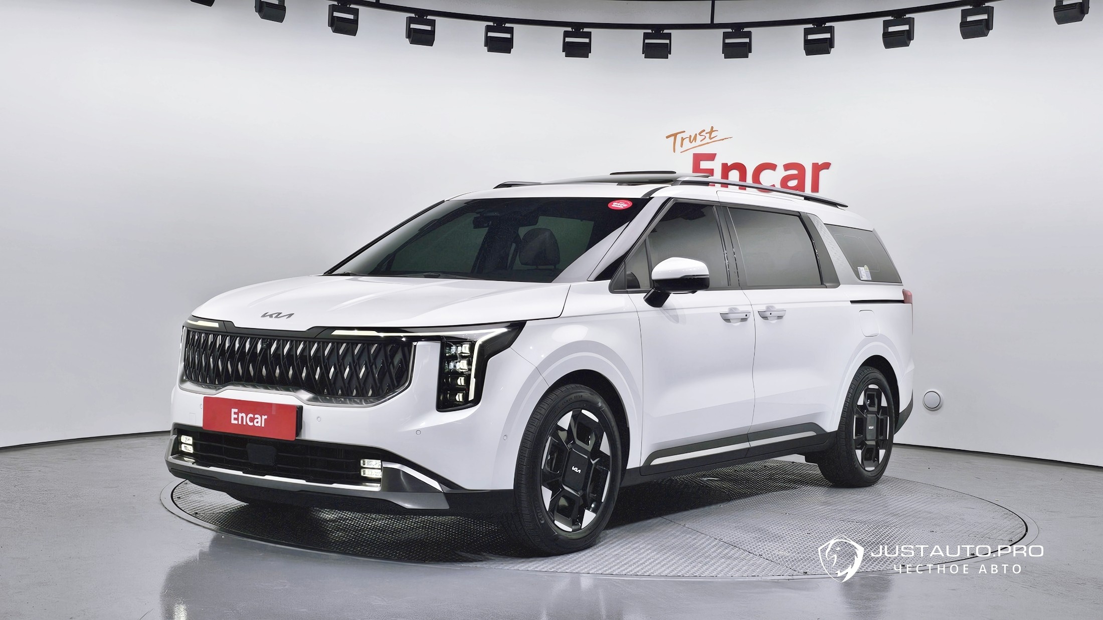Автомобиль Kia Canival