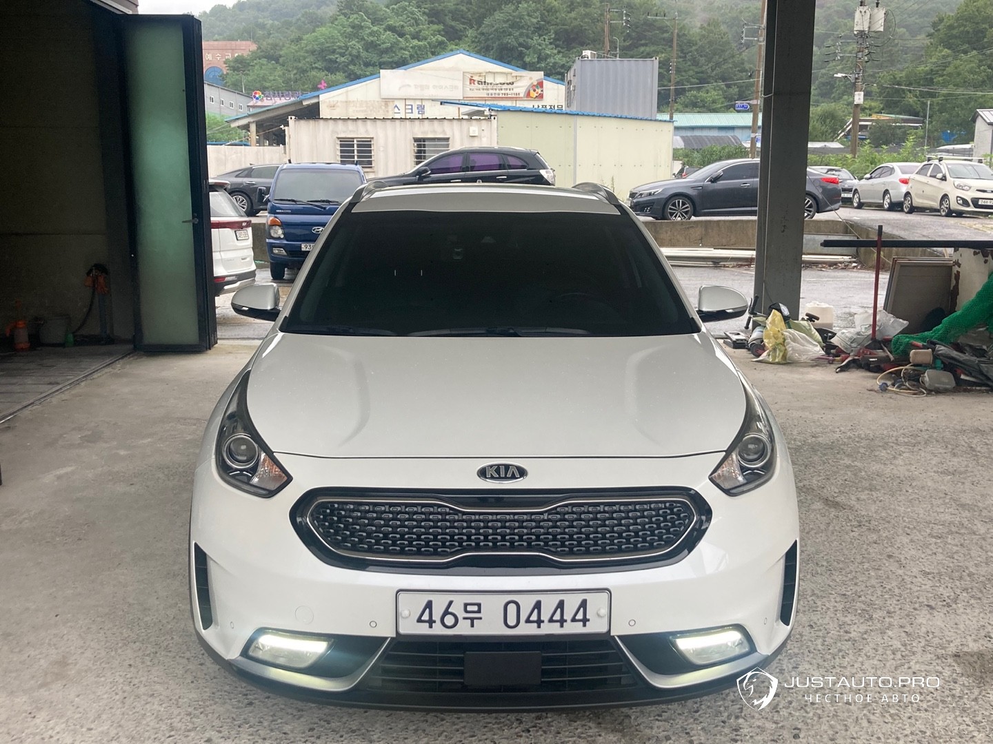 Автомобиль Kia Niro