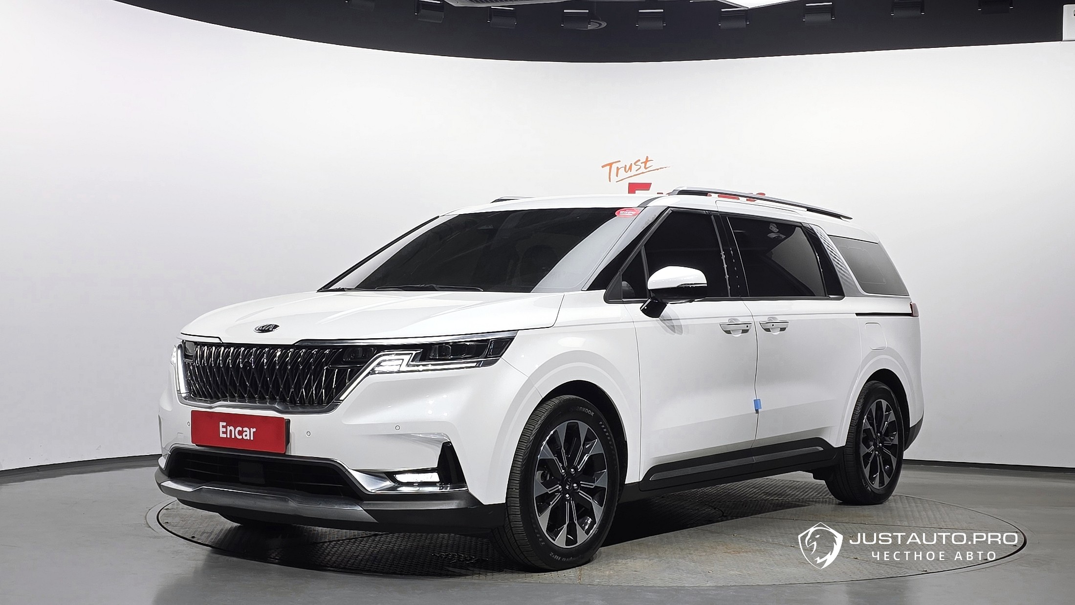Автомобиль Kia Canival