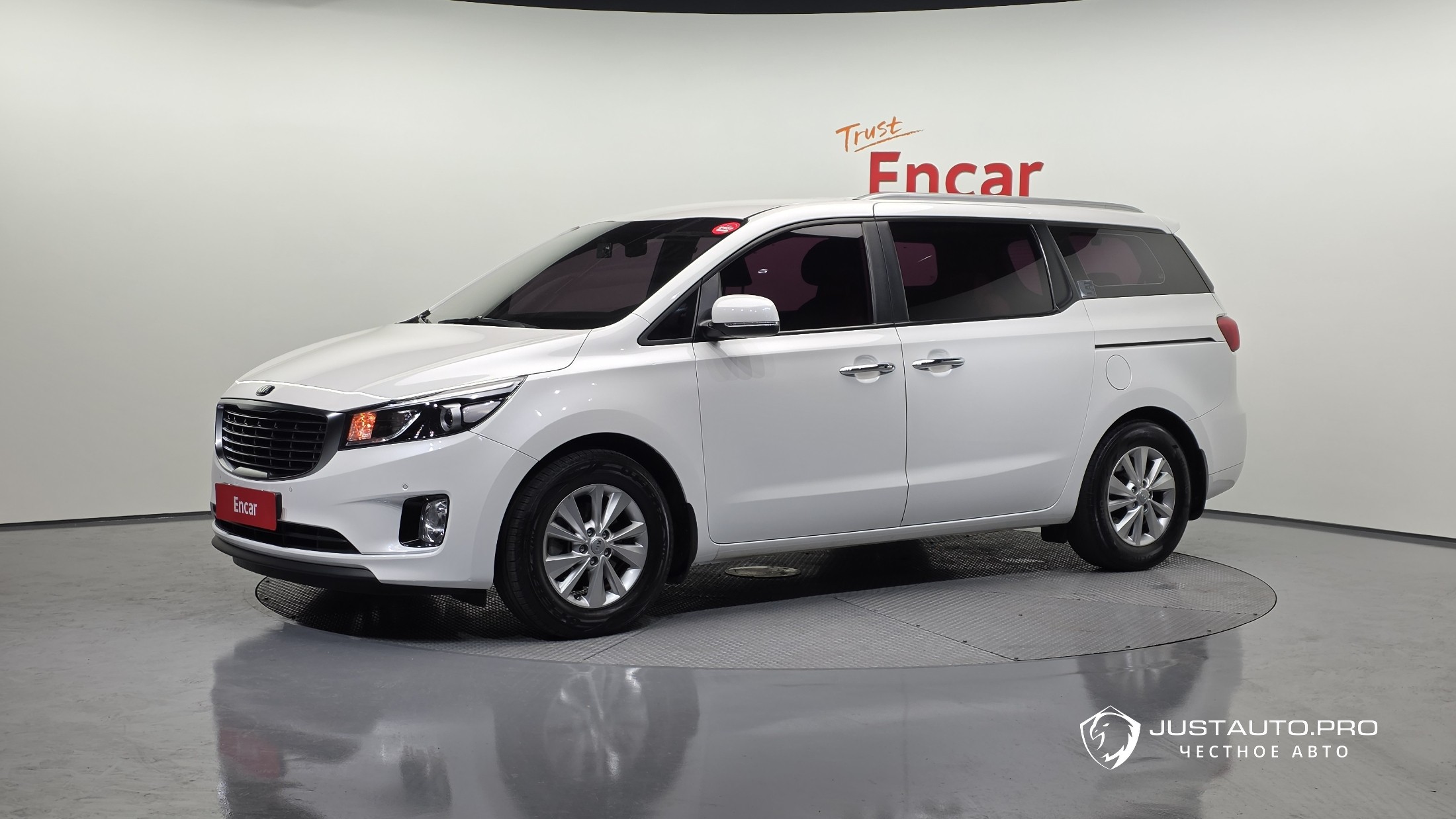 Автомобиль Kia Canival