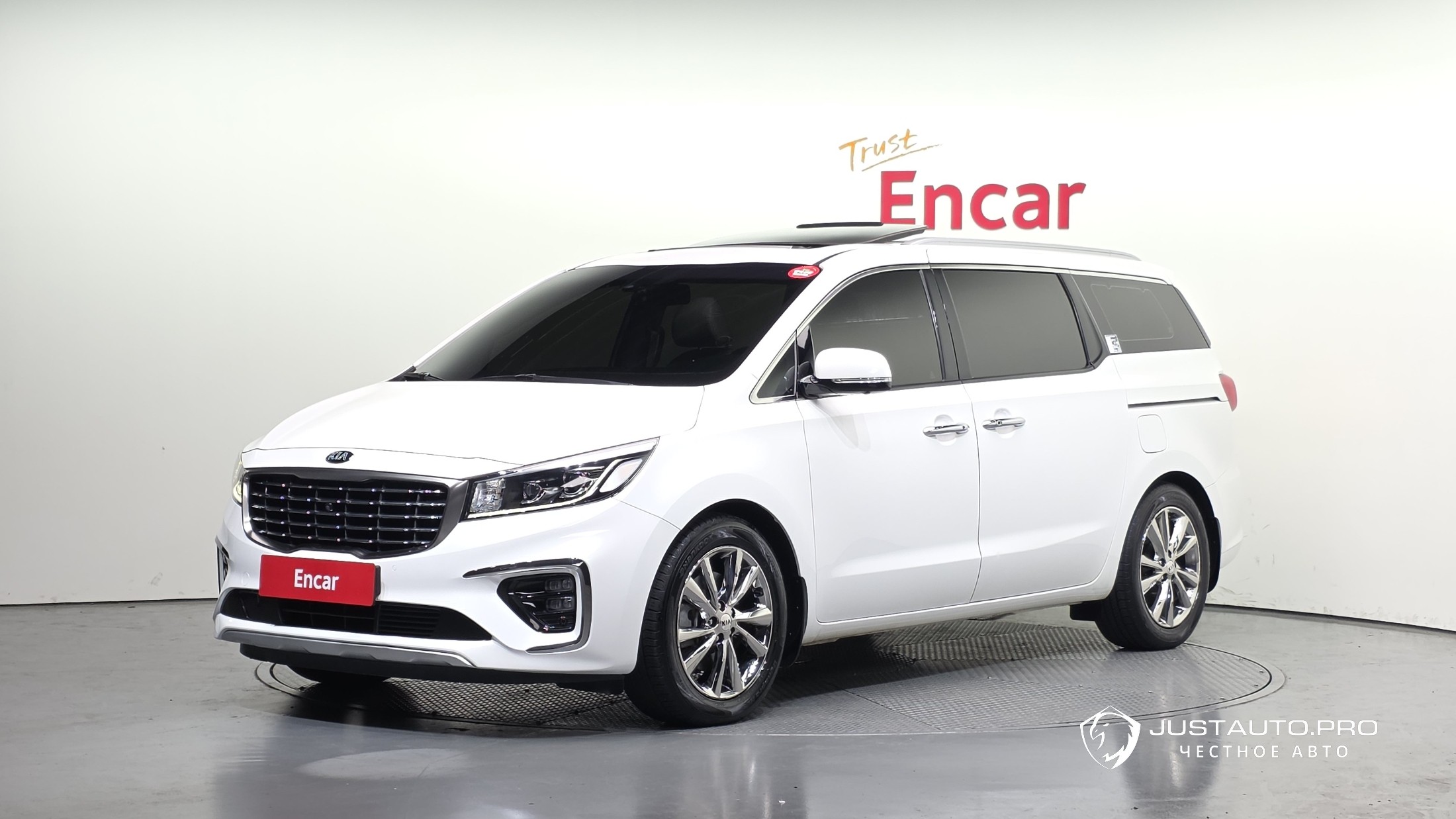 Автомобиль Kia Canival