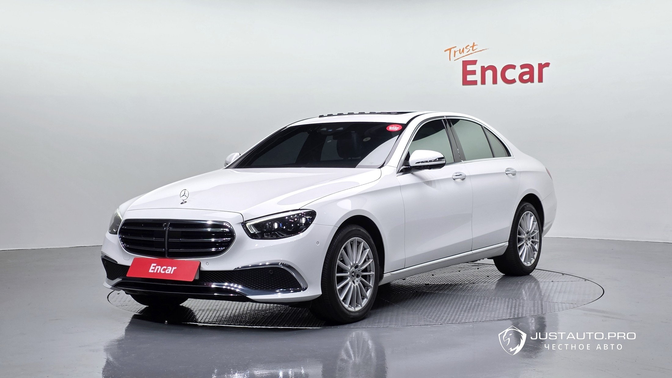 Автомобиль Mercedes-Benz E-Class