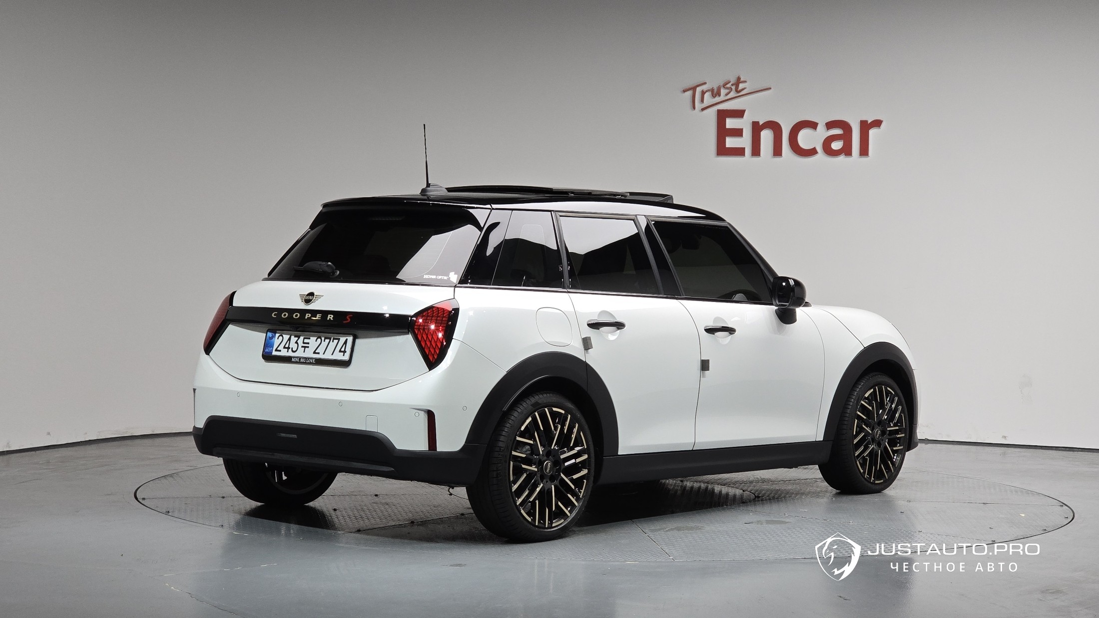 Автомобиль Mini Cooper