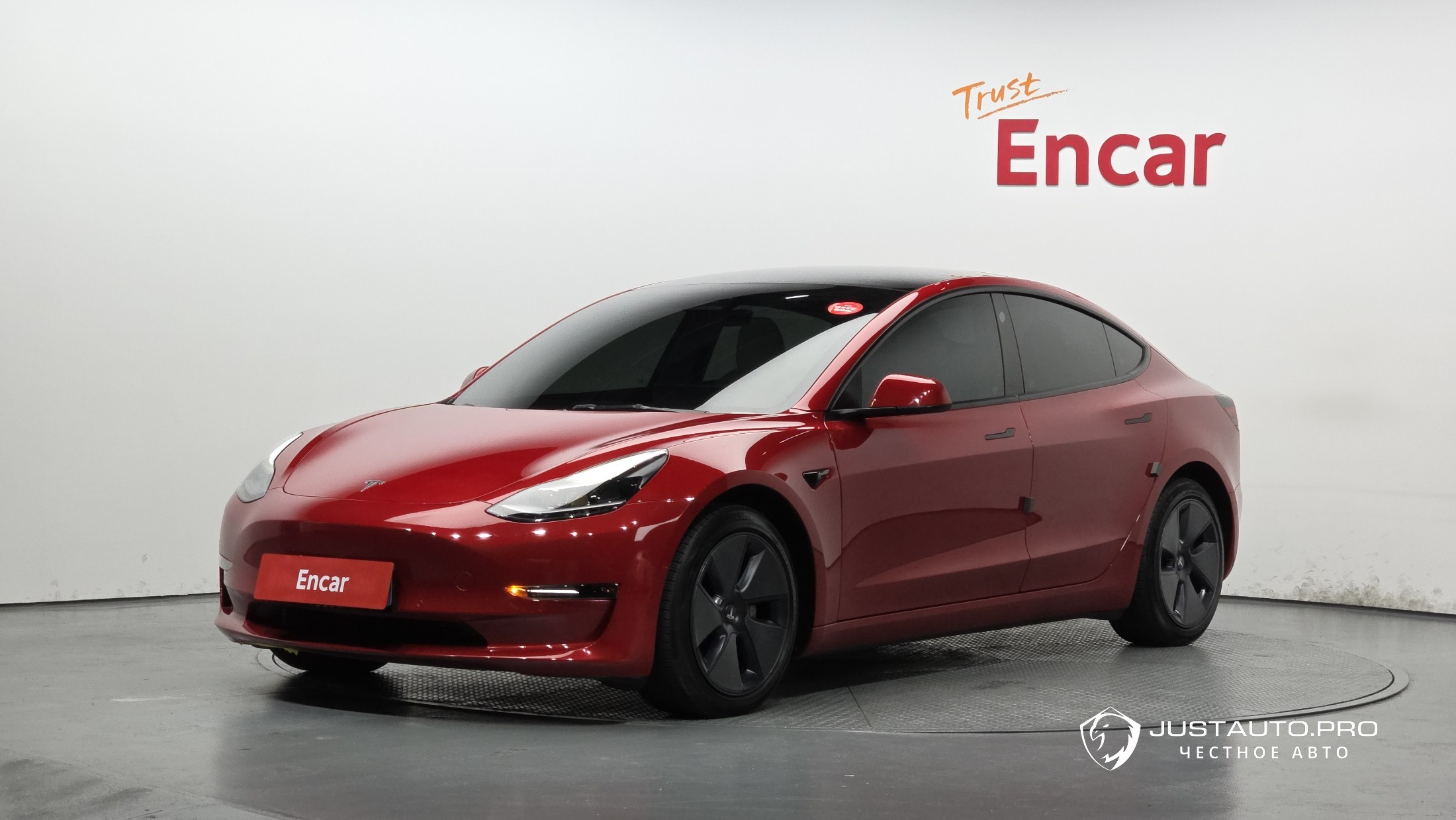 Автомобиль Tesla Model 3