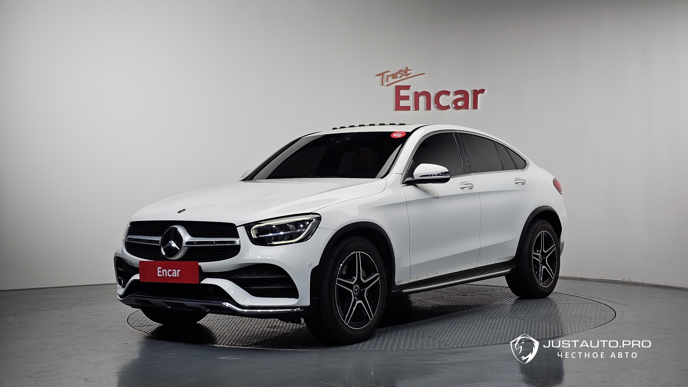 Автомобиль Mercedes-Benz GLC-Class