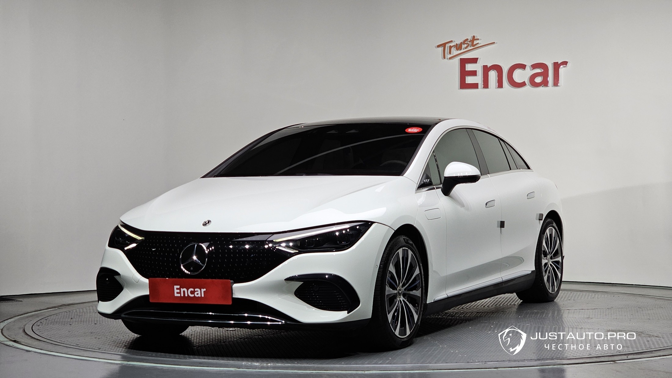 Автомобиль Mercedes-Benz EQE