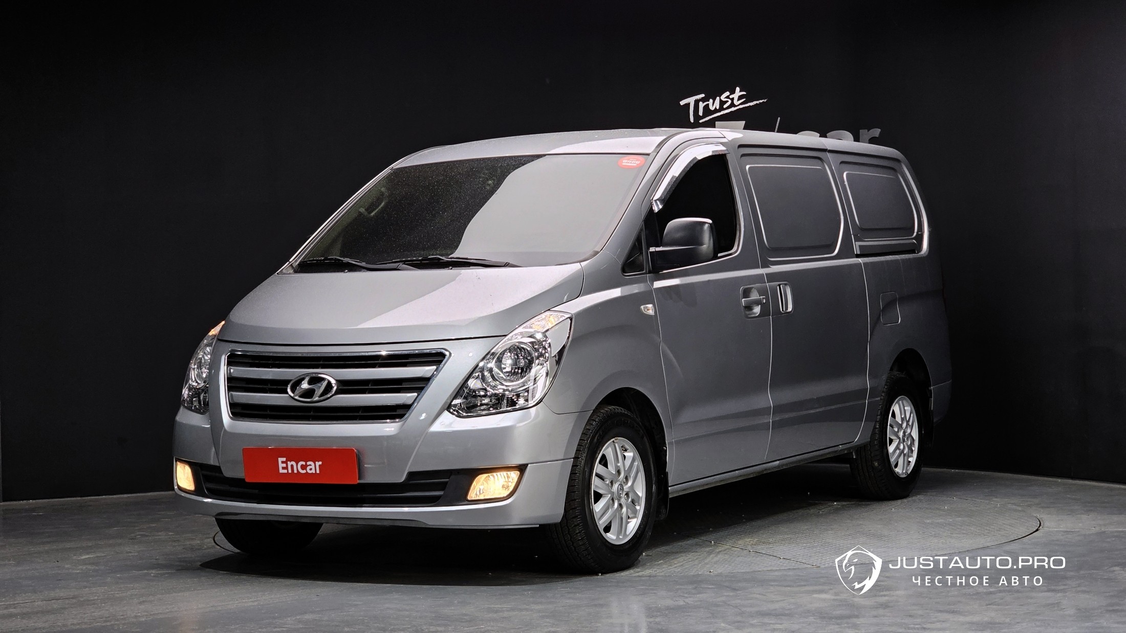 Автомобиль Hyundai Starex