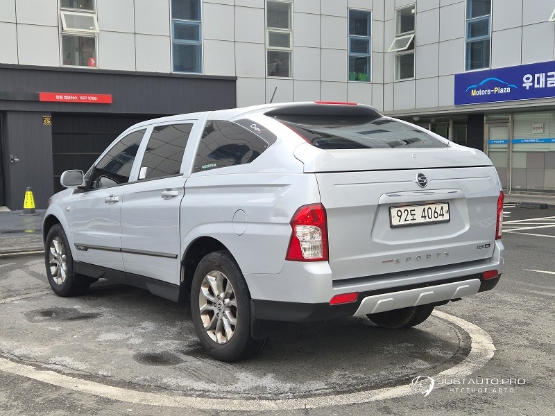 Автомобиль KG_Mobility_Ssangyong KORANDO