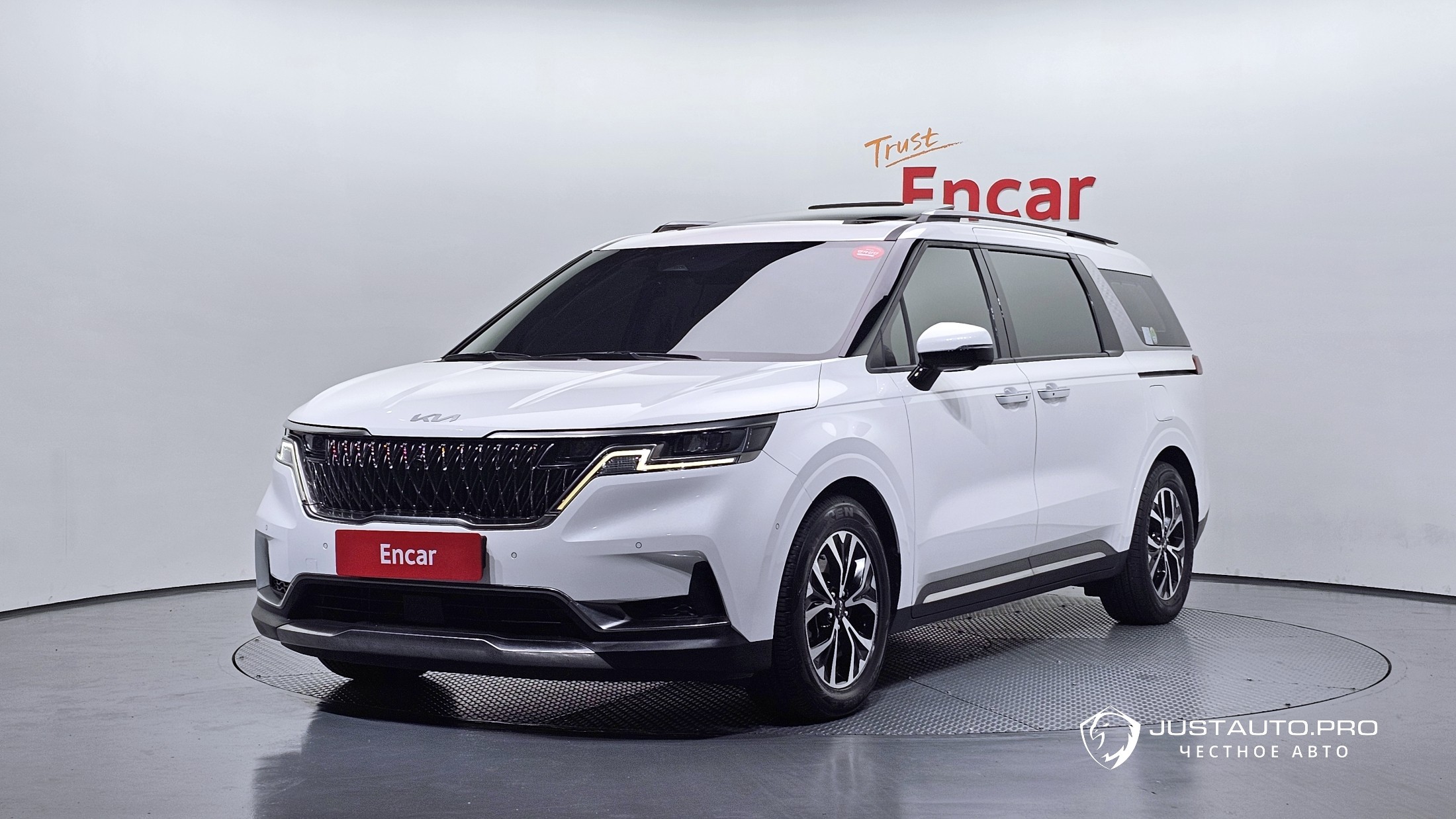 Автомобиль Kia Canival