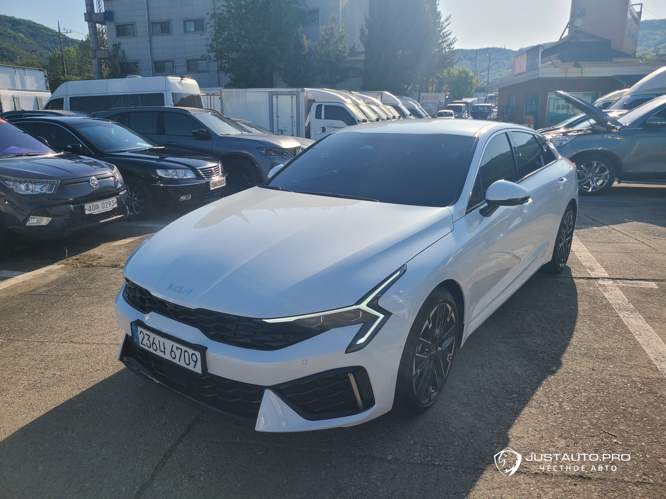 Автомобиль Kia K5