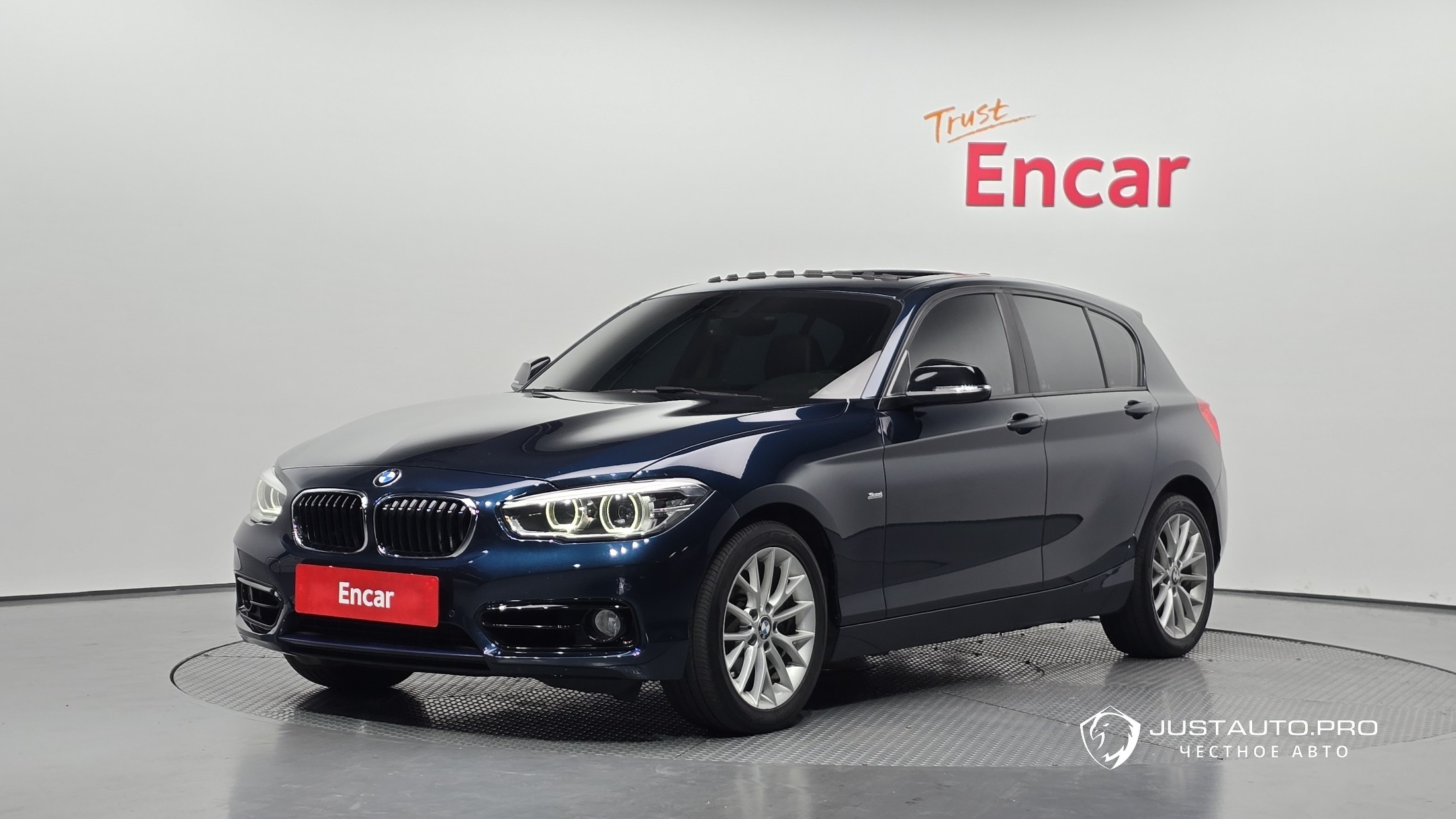 Автомобиль BMW 1-Series