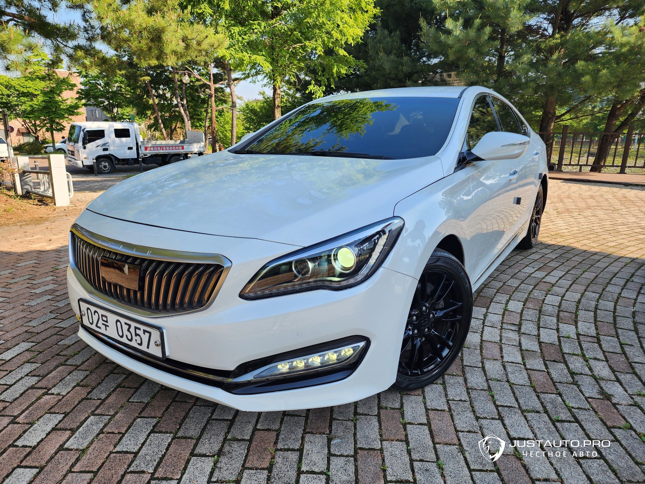 Автомобиль Hyundai Aslan