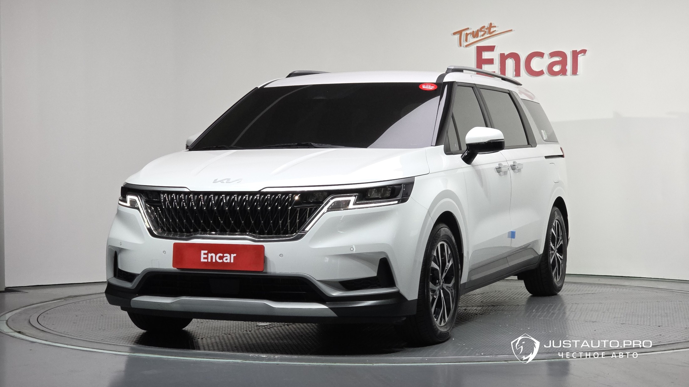 Автомобиль Kia Canival