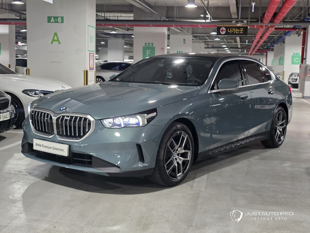 Автомобиль BMW 5-Series