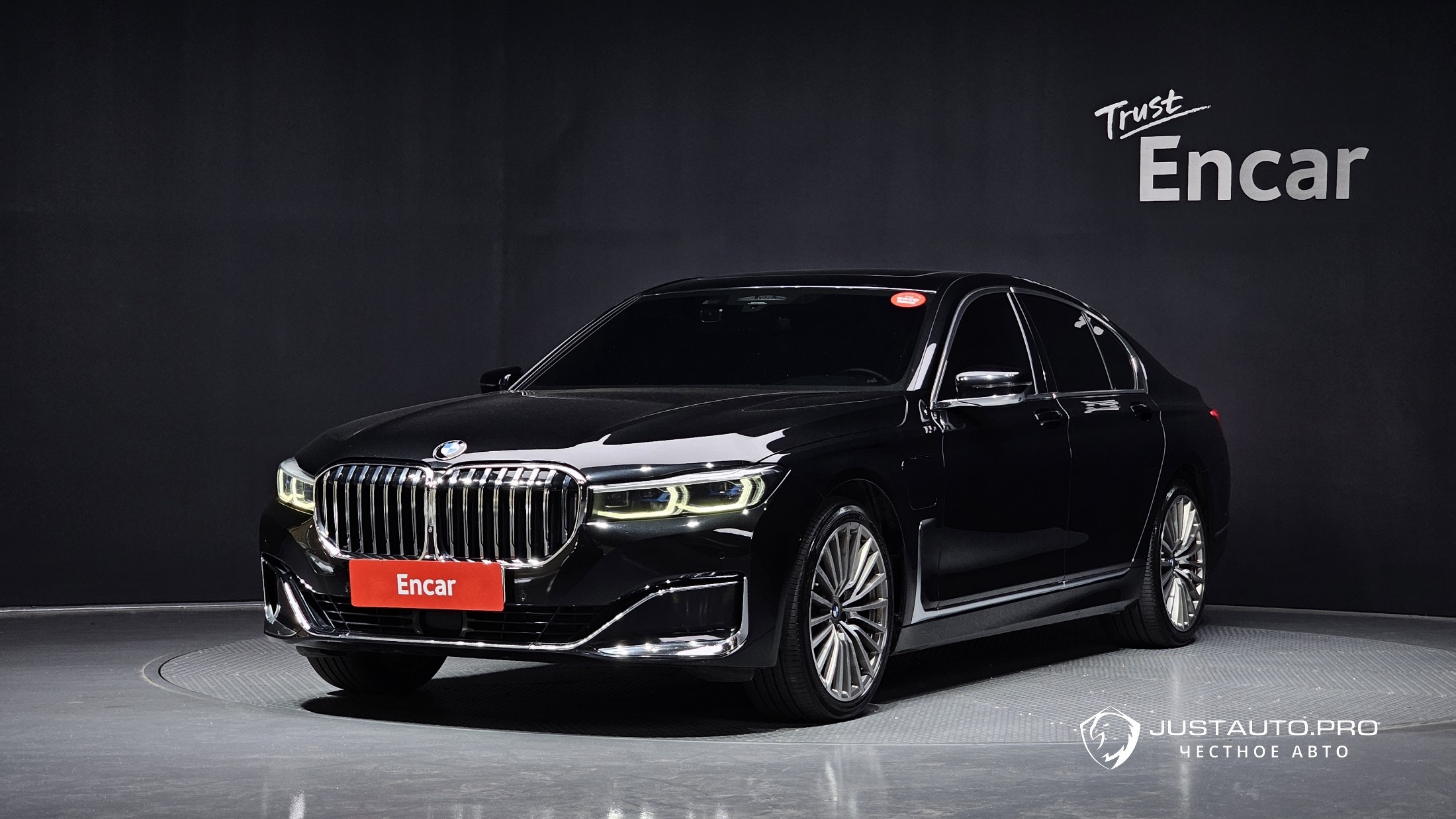Автомобиль BMW 7-Series