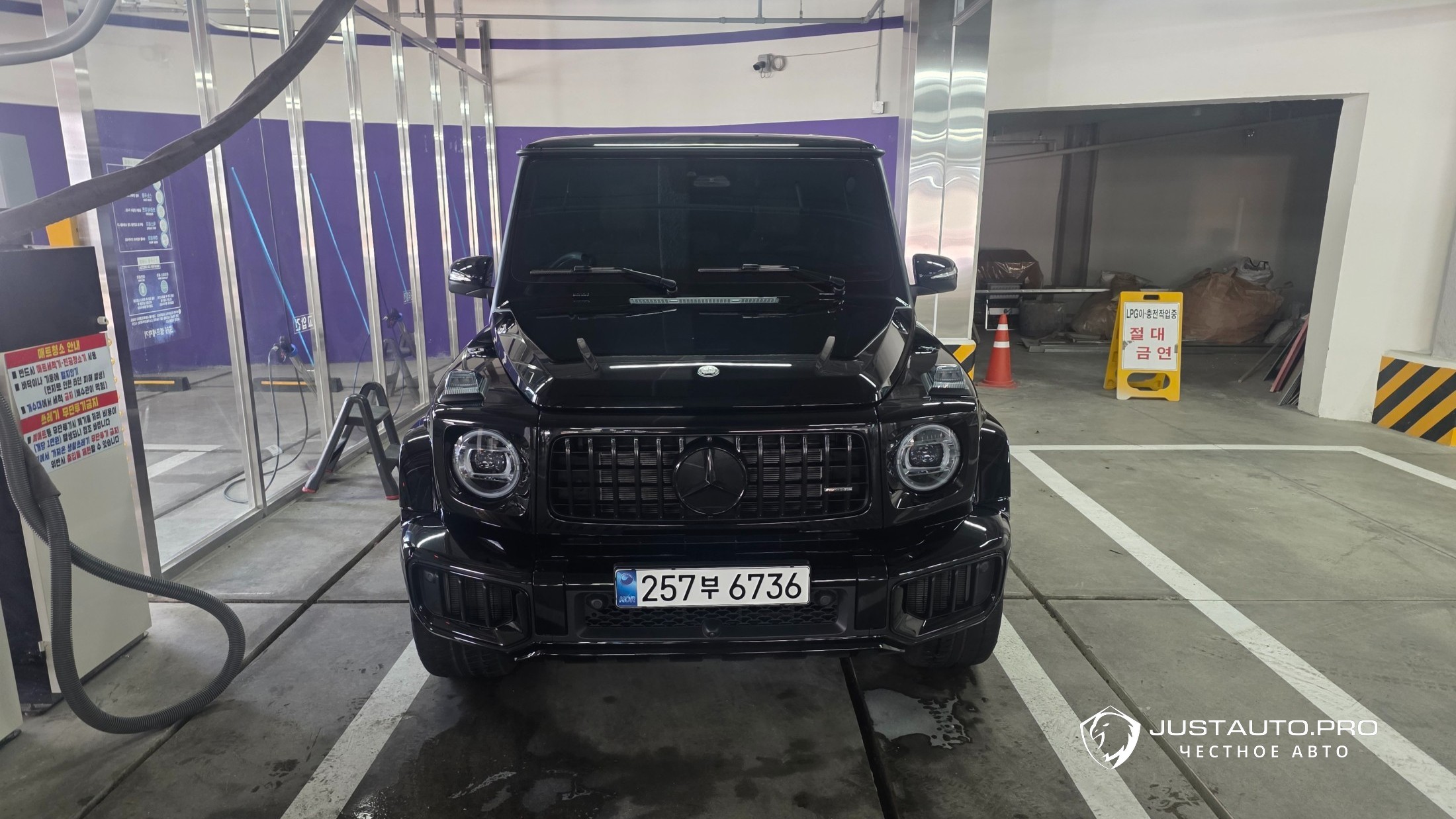 Автомобиль Mercedes-Benz G-Class