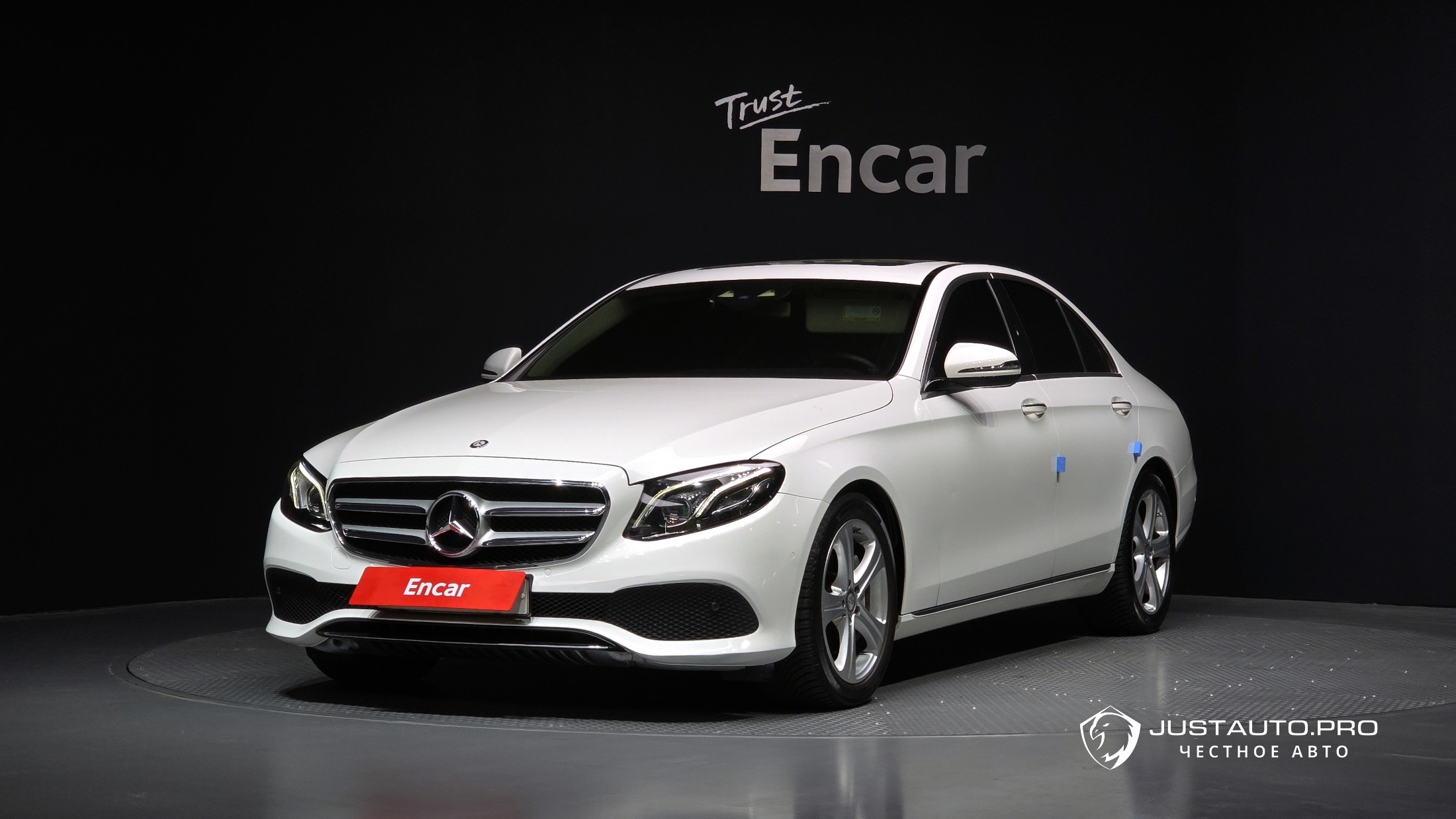 Автомобиль Mercedes-Benz E-Class