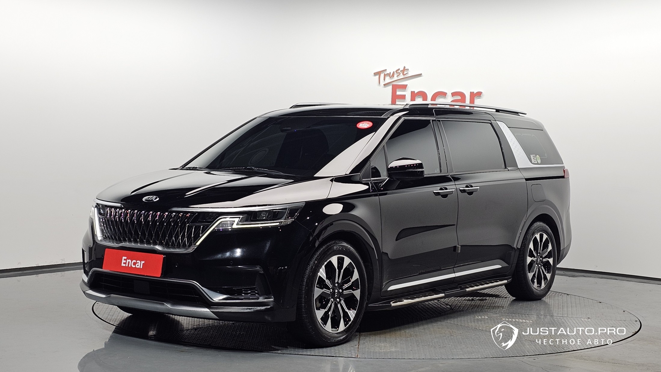 Автомобиль Kia Canival