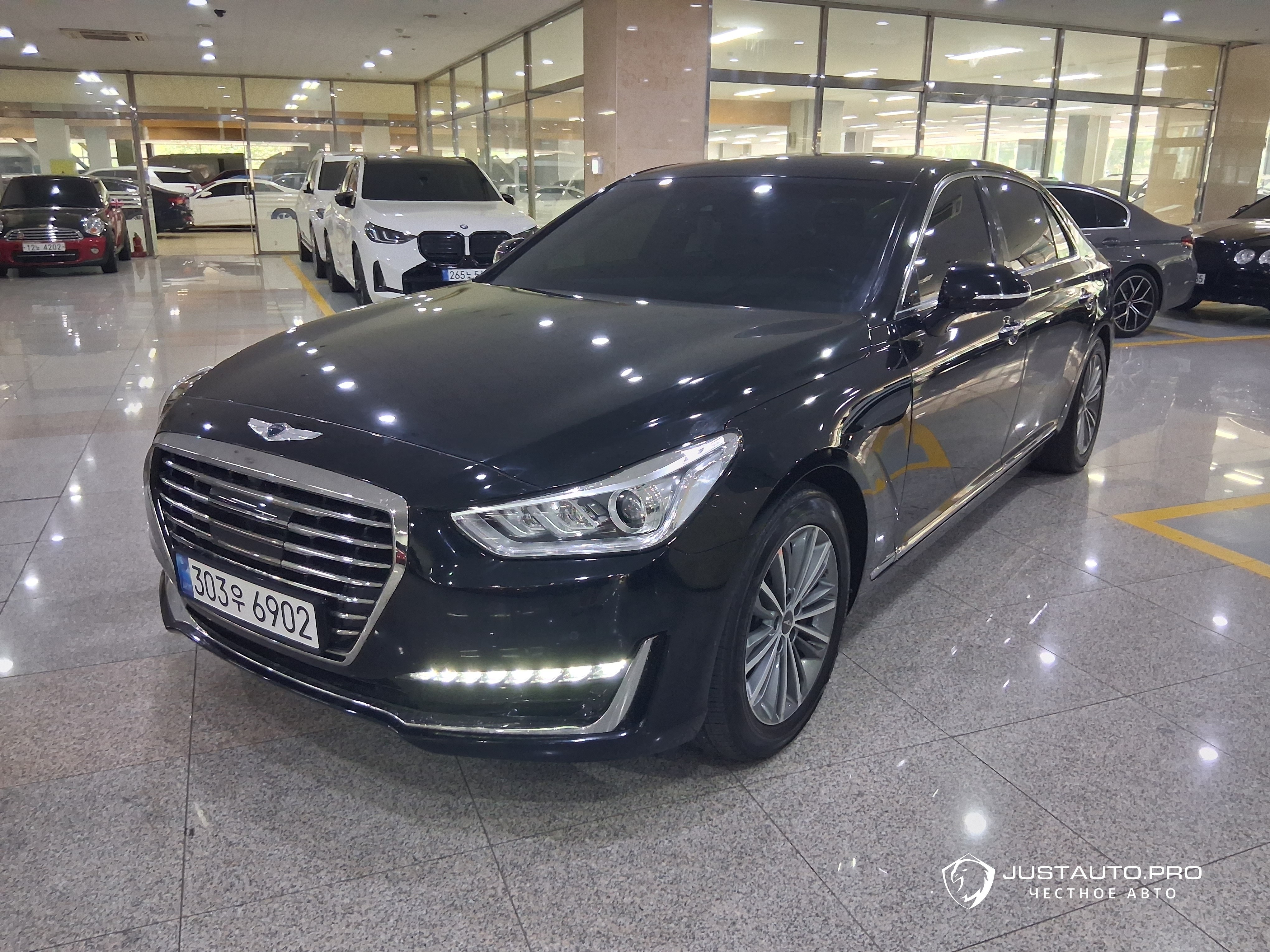 Автомобиль Genesis EQ900