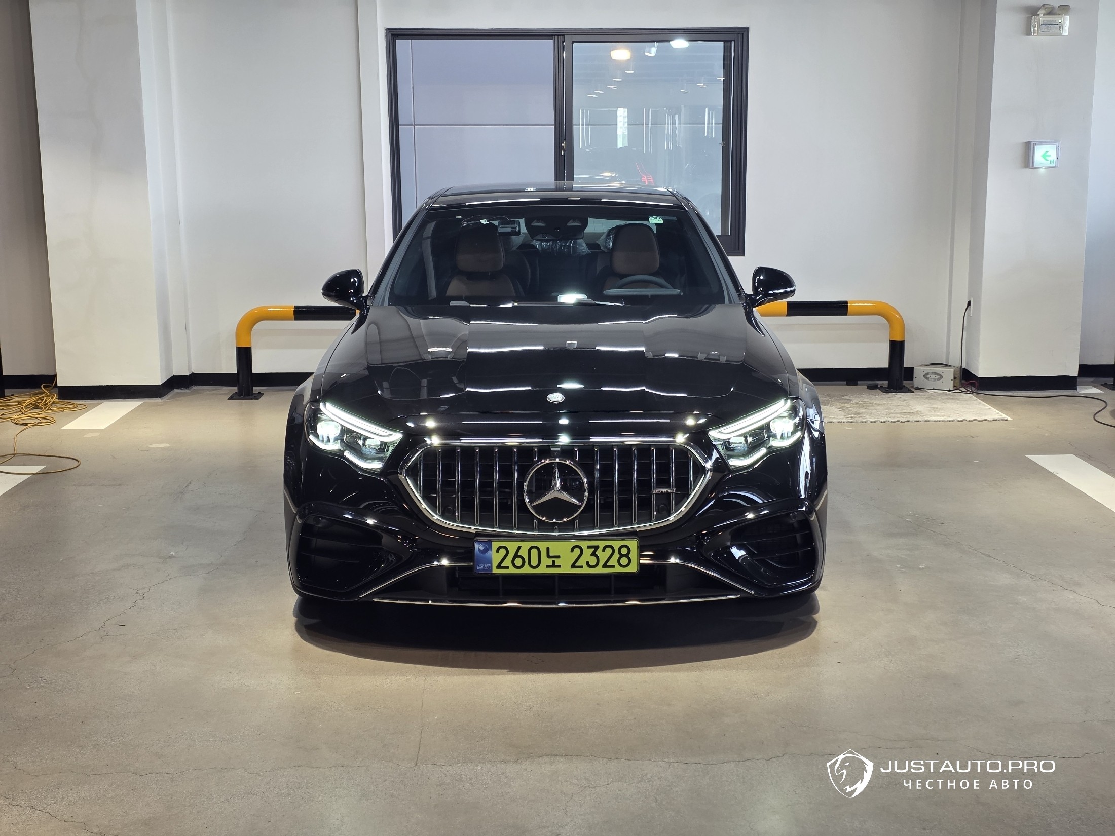 Автомобиль Mercedes-Benz E-Class