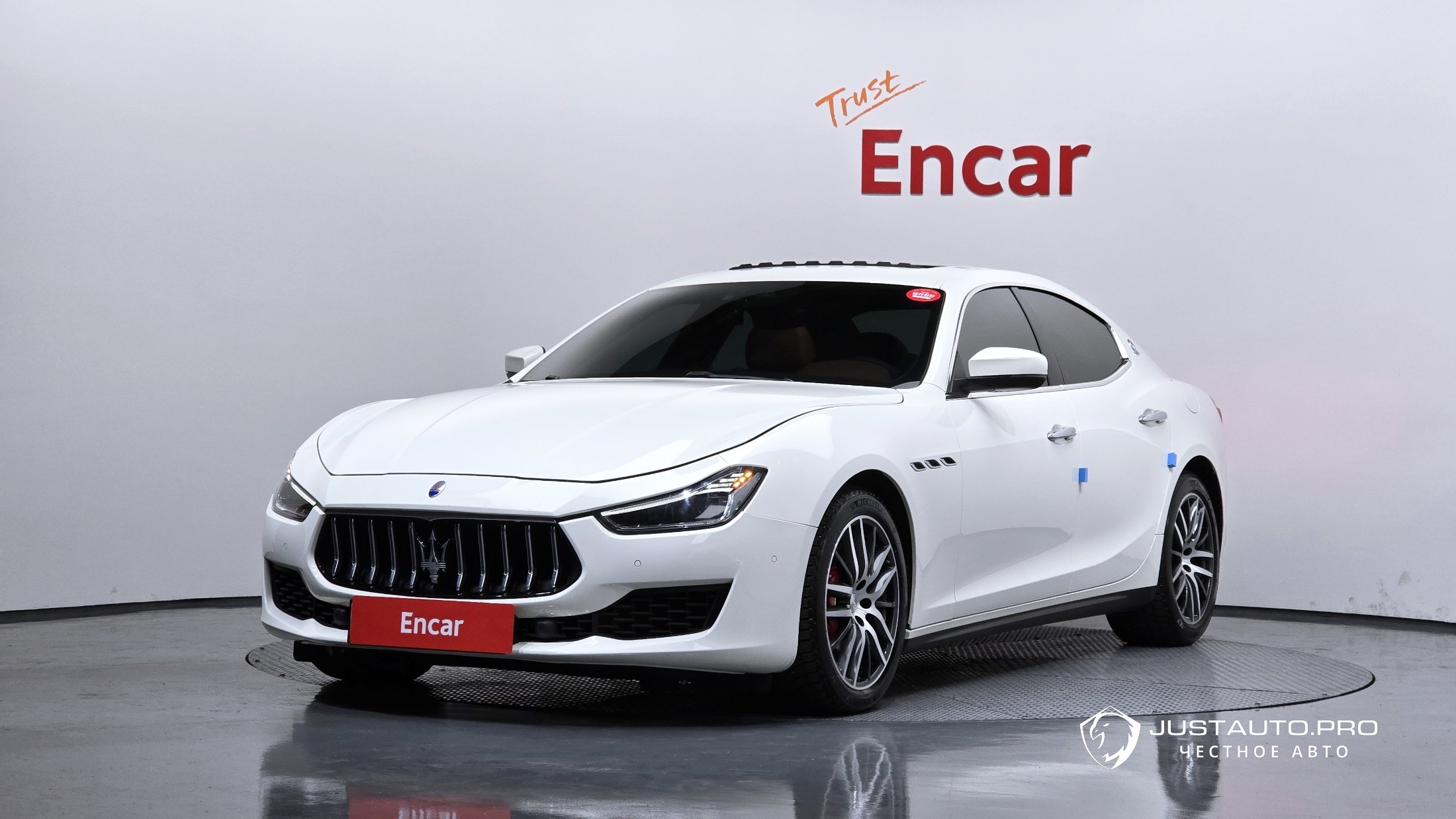 Автомобиль Maserati Ghibli