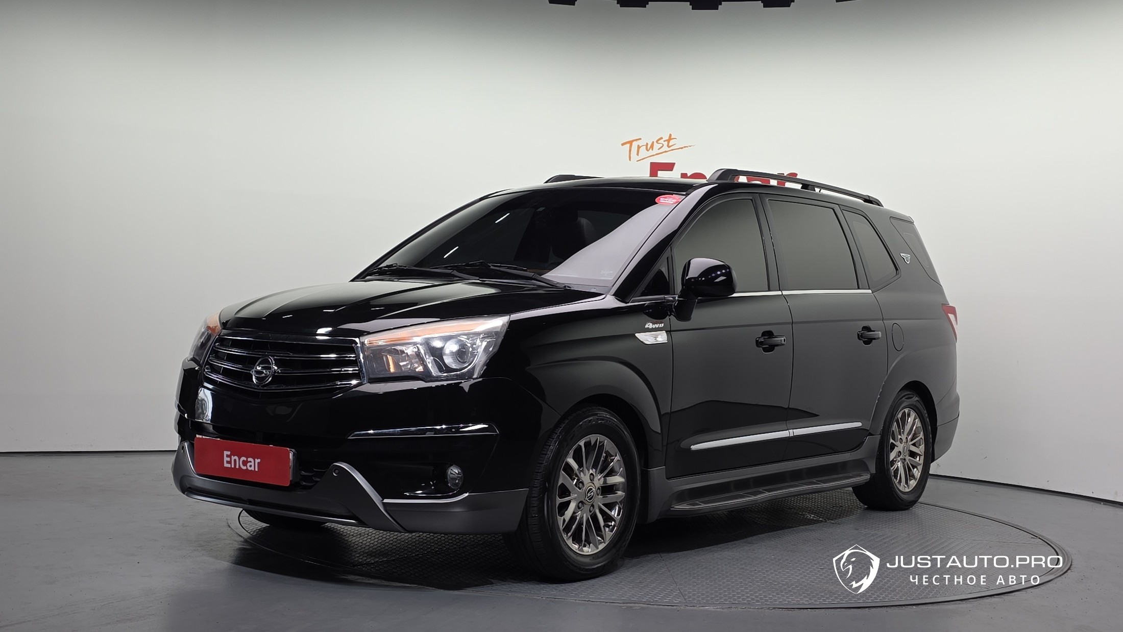 Автомобиль KG_Mobility_Ssangyong KORANDO