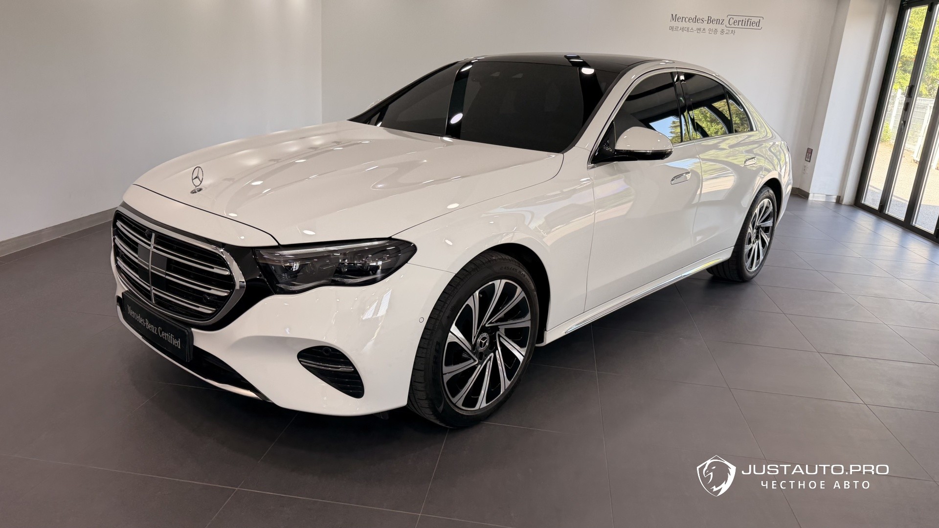 Автомобиль Mercedes-Benz E-Class