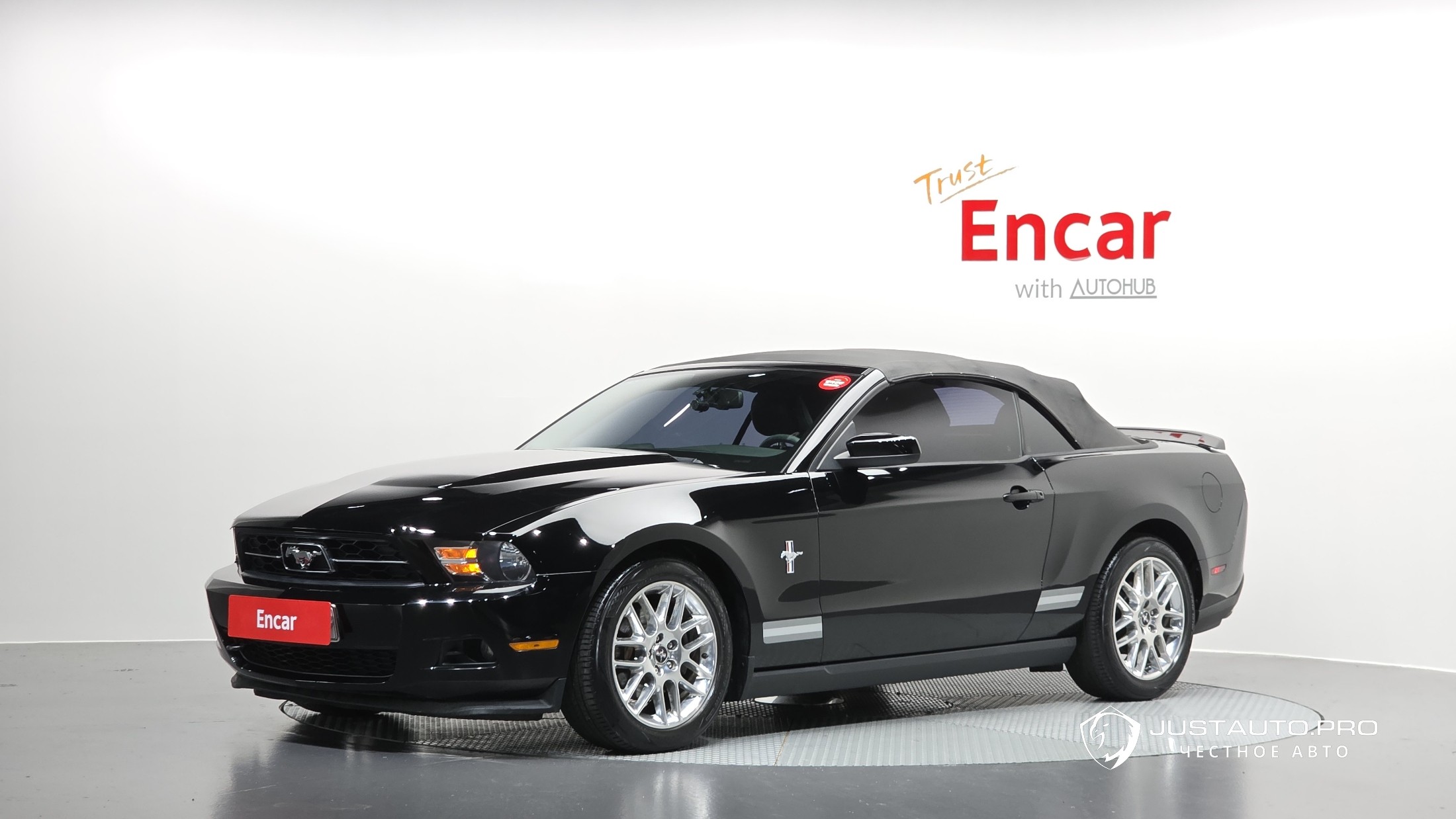 Автомобиль Ford Mustang