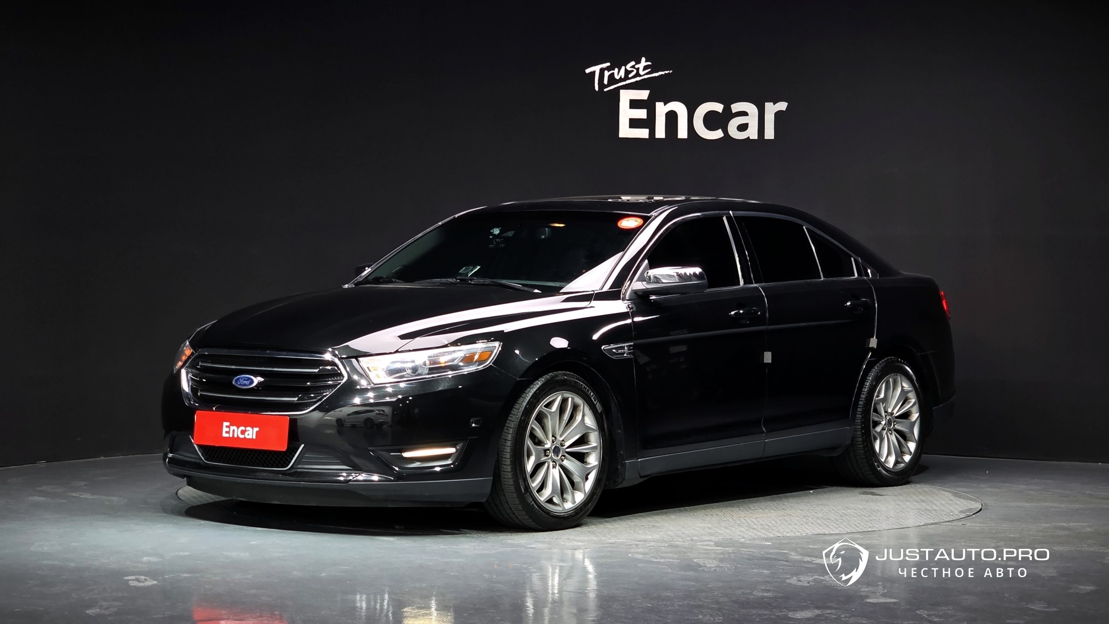 Автомобиль Ford Taurus