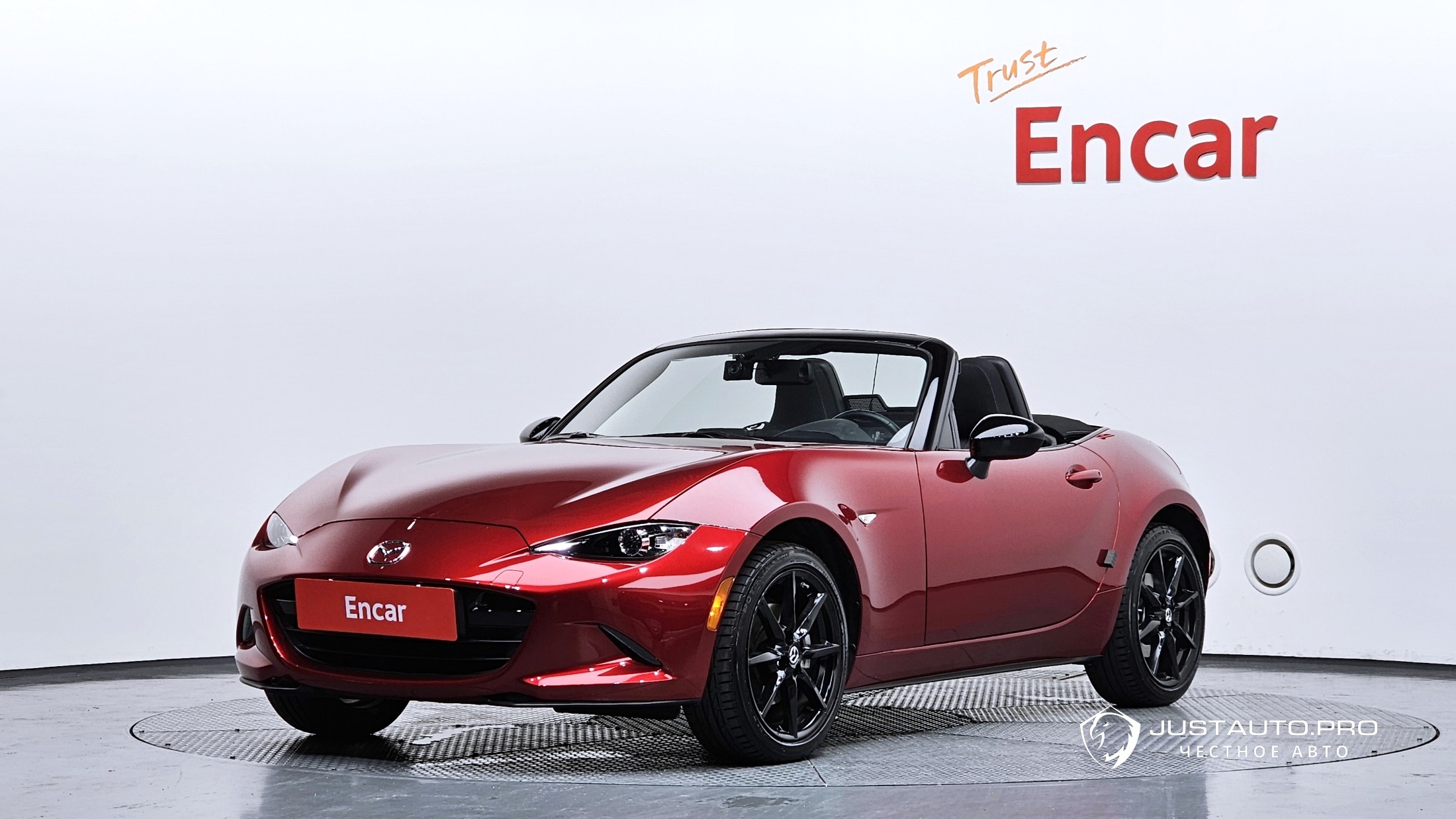 Автомобиль Mazda MX-5 Miata