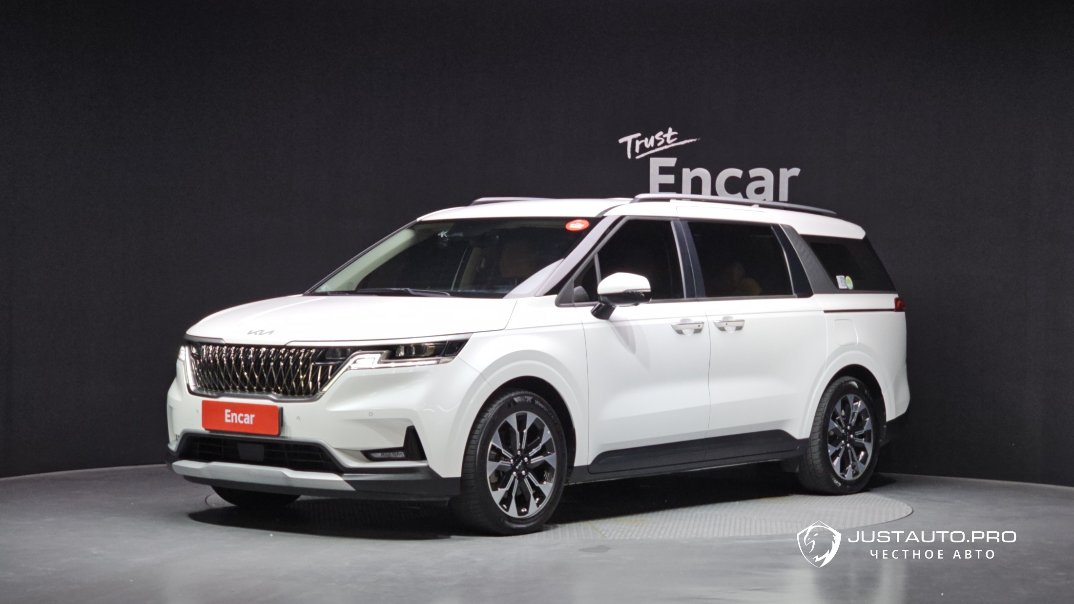 Автомобиль Kia Canival