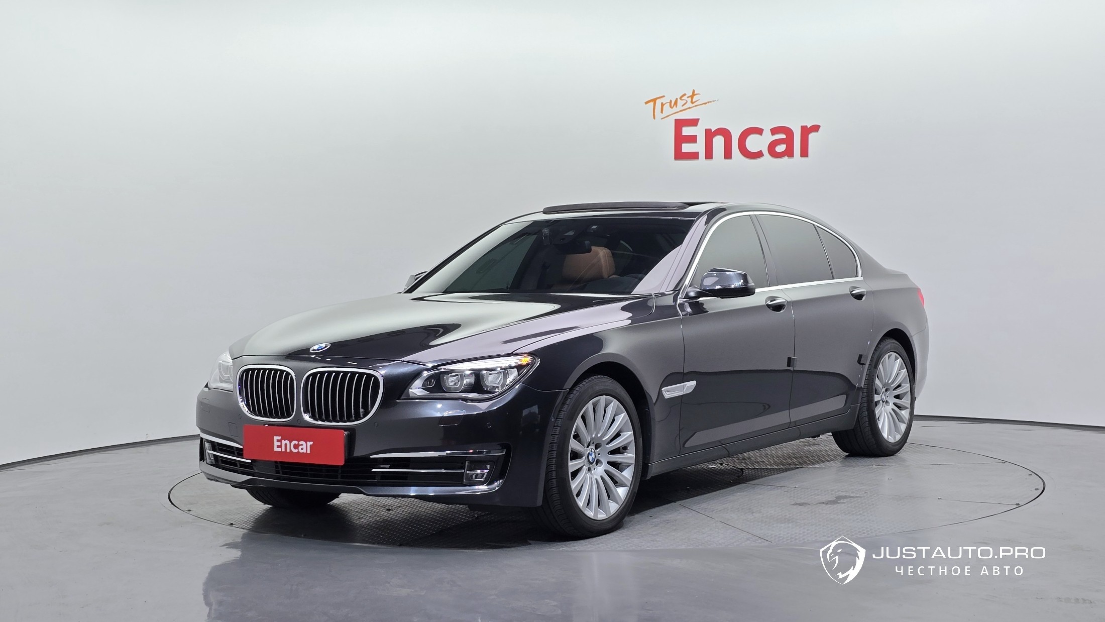 Автомобиль BMW 7-Series
