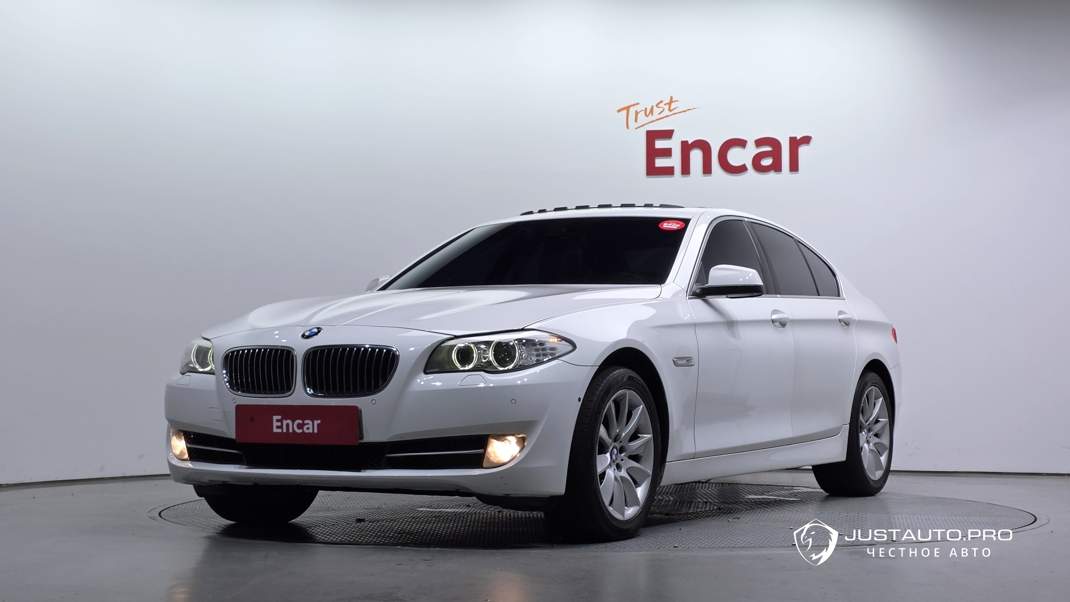 Автомобиль BMW 5-Series